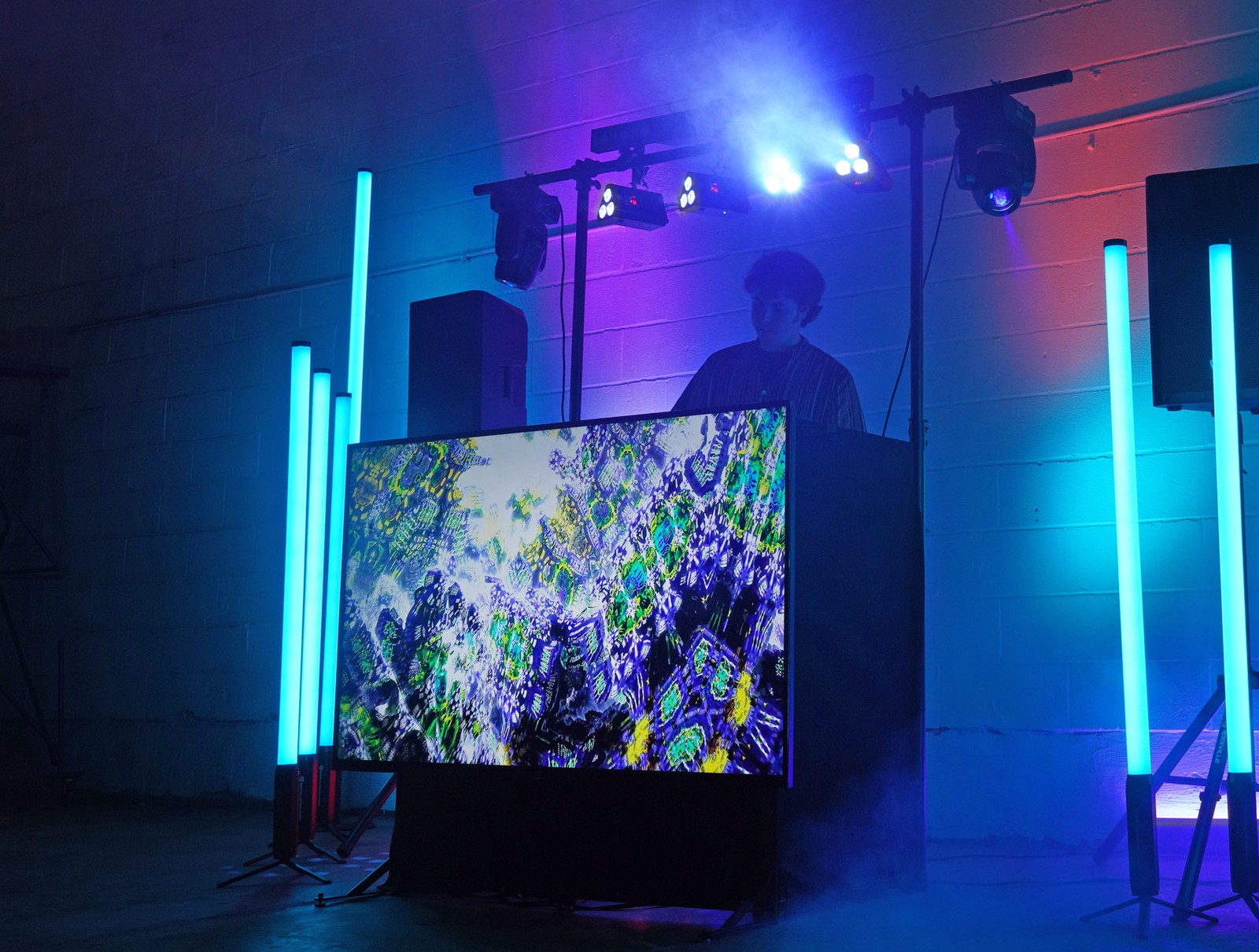 Rockville ROCKBOOTH PRO PACK DJ Booth Table Facade w/70" TV Mount+Lighting Truss