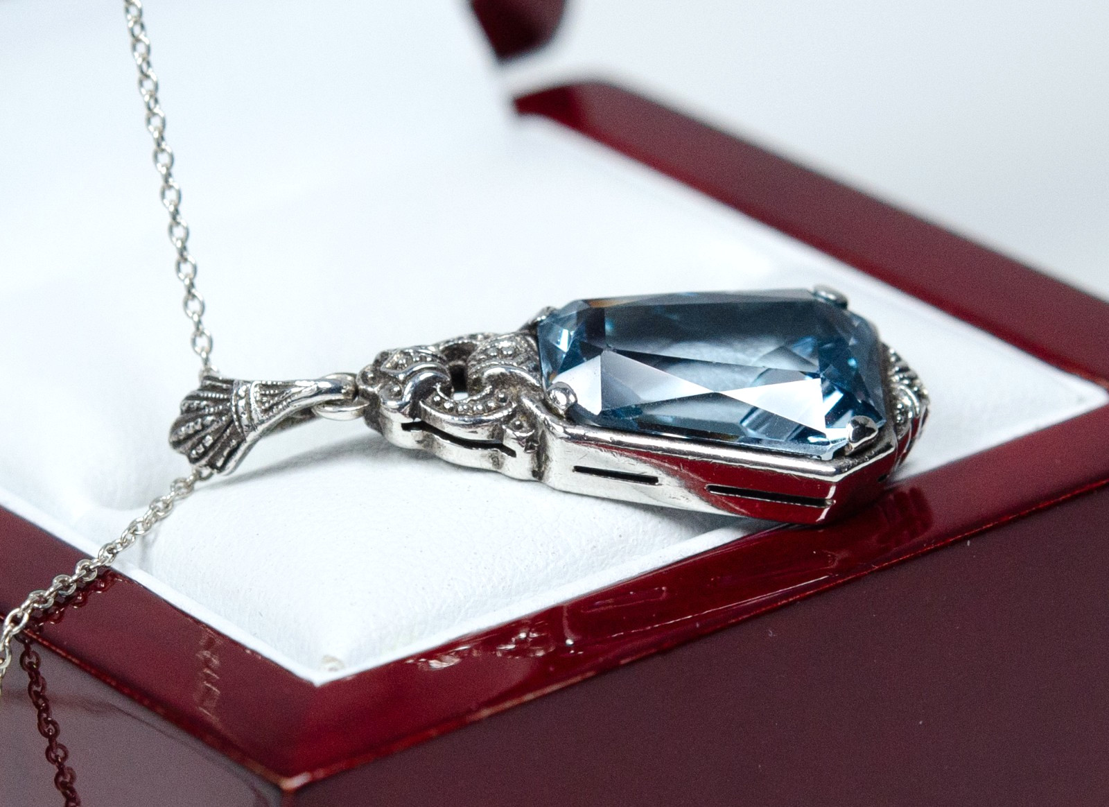 Silver - Antique Art Deco Pendant - Blue Spinel