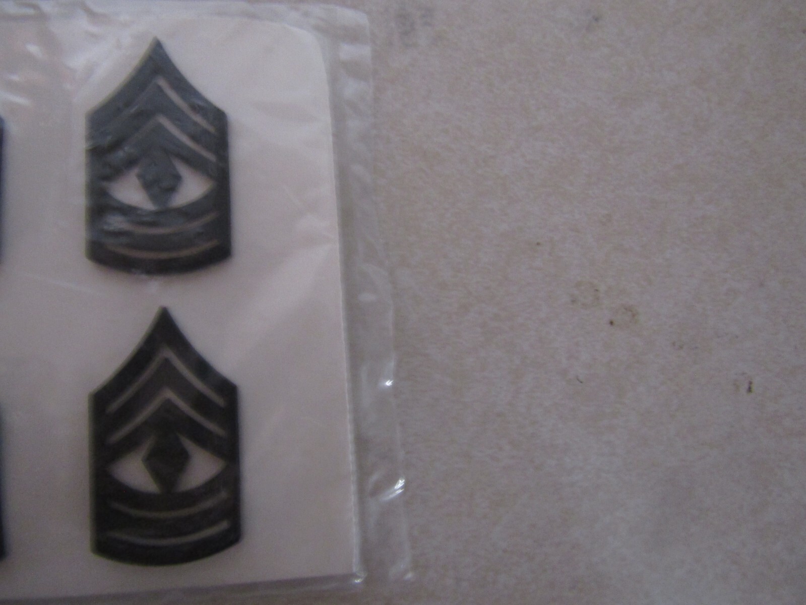 MILITARY INSIGNIA PIN ON RANK SET OF 2 US ARMY FIRST SERGEANT 1SG FROM BOX 1961