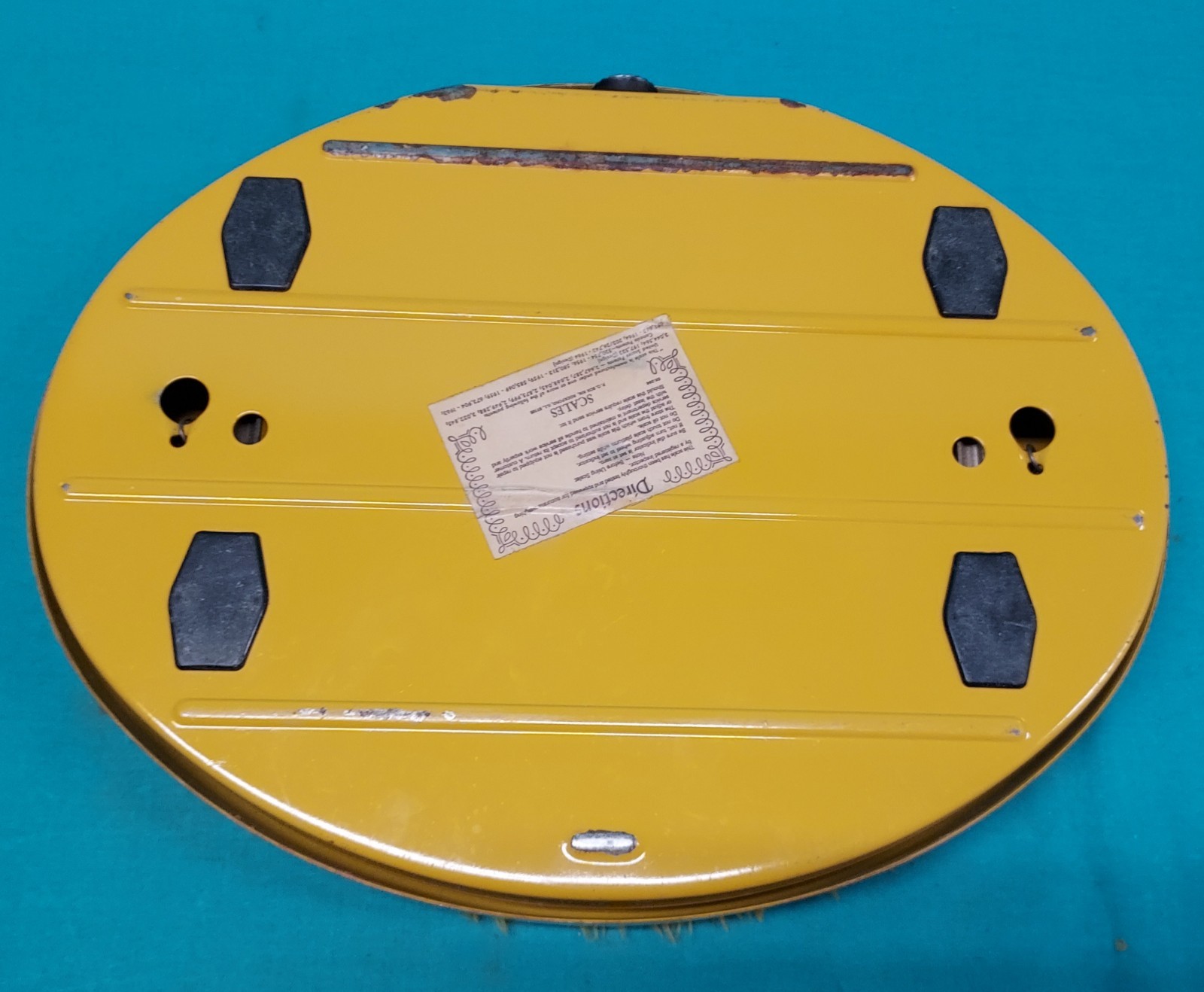 Vintage Bathroom Scale Bright Yellow SHAG Carpet / 1970's Oval