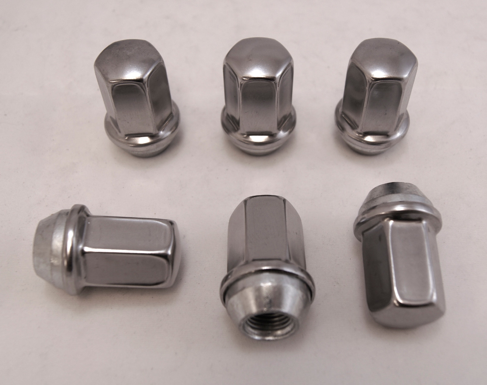 9596070 24 GM Chevy GMC Cadillac Factory Polished Stainless 14x1.5 Lugs Lug Nuts