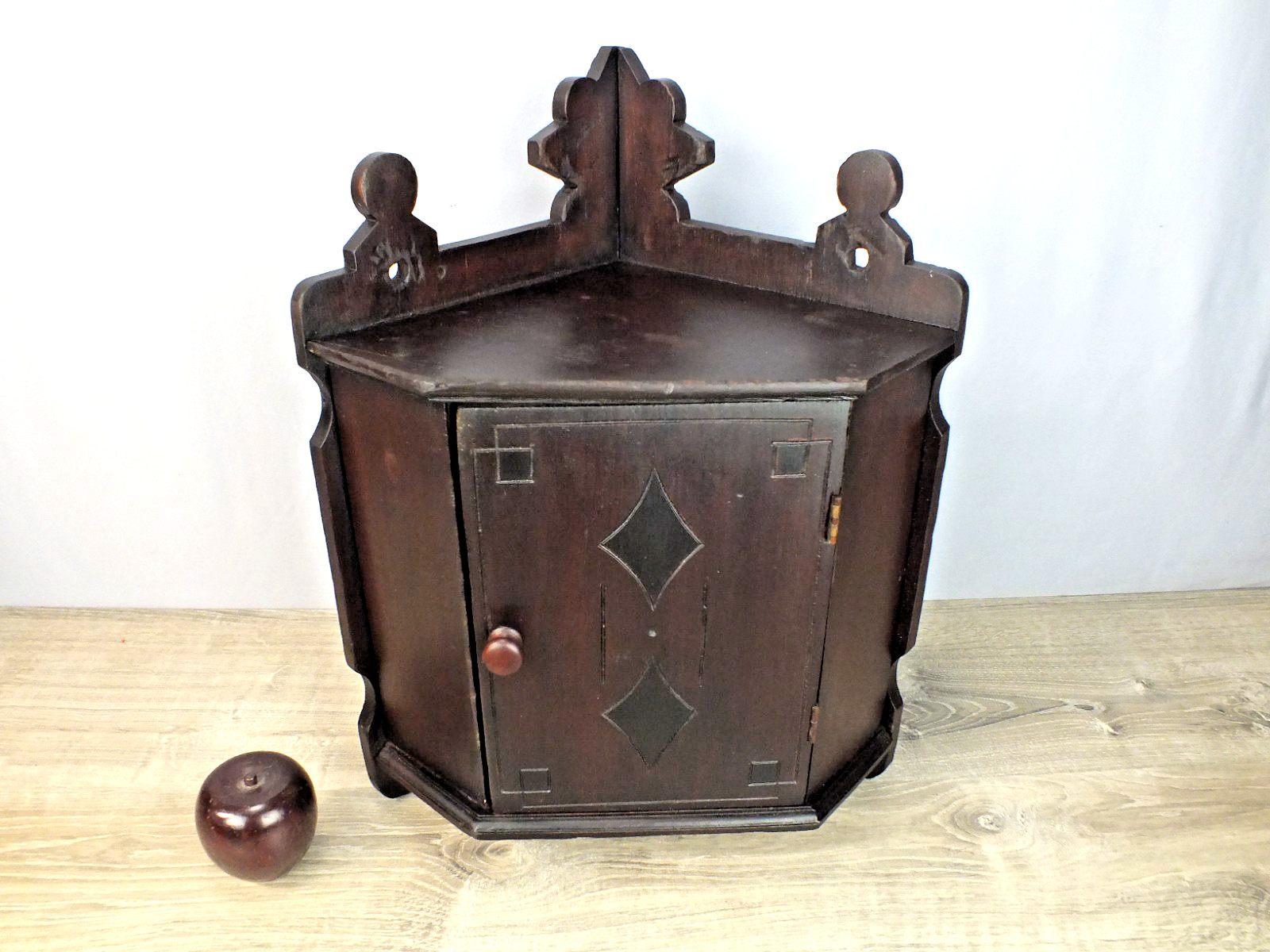 1800s Antique Wall Hung Corner Cabinet Dark Red Brown Finish w Black Highlights