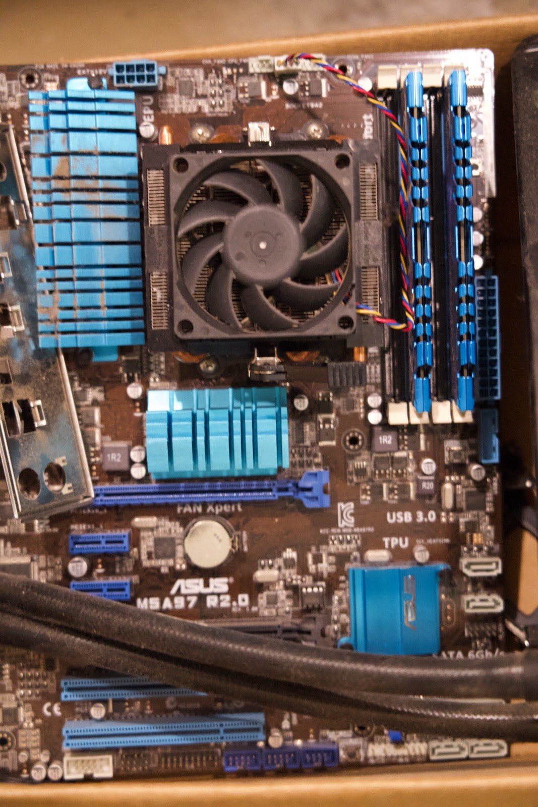 ASUS M5A97 R2.0 ATX Motherboard & CPU Combo w/ Water Cooling FX-8320, 8gb RAM