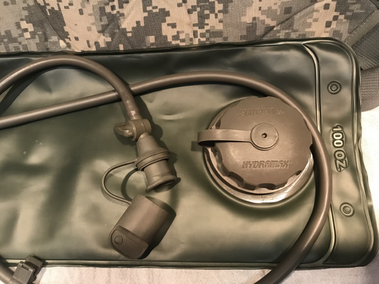 NEW MILITARY DIGI MOLLE II HYDRAMAX HYDRATION SYSTEM CARRIER, BLADDER & HOSE