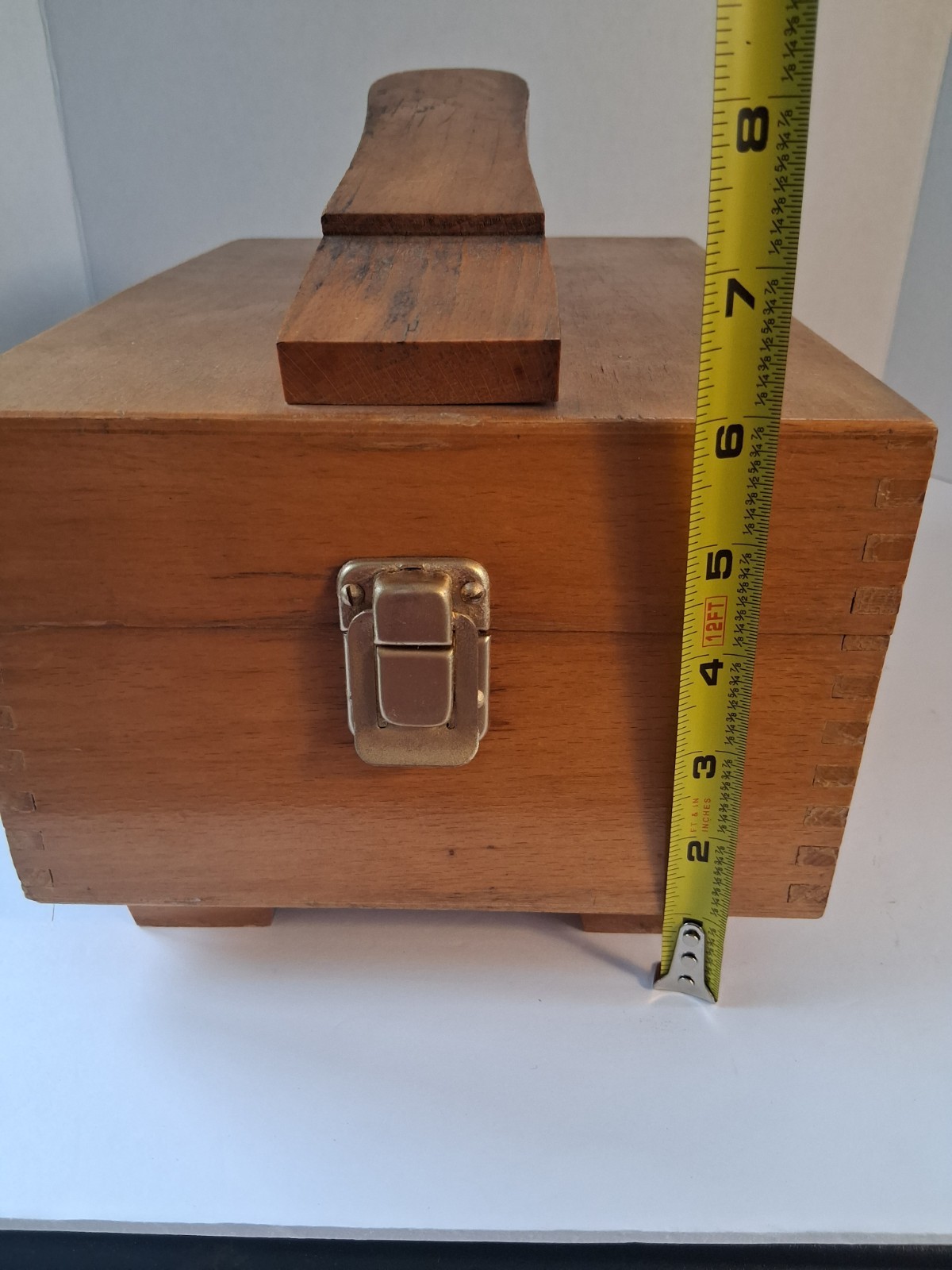 Vtg 1960's Shoe Shine Valet; Brush Kit Includ.; Dove Tail Wood Detail; EUC/Mint!