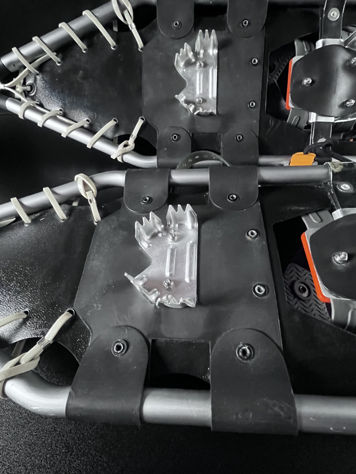 Yukon Charlie's Professional Guide Pro V Series Pair Snowshoes 9x30