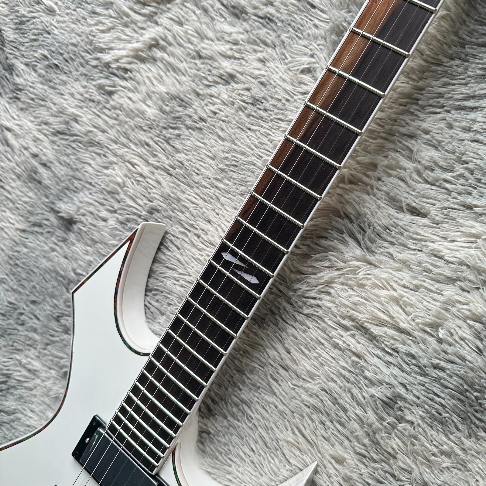 US WarehouseB.C. Rich Warlock white electric guitar HH pickup mahogany body