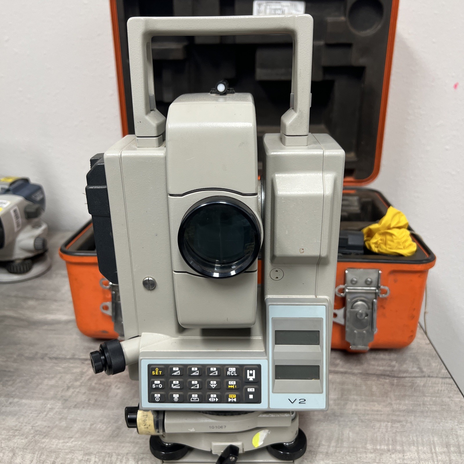 SOKKISHA LIETZ SET 4A SURVEY EQUIPMENT TOTAL STATION W/ BATTERIES AND CHARGER