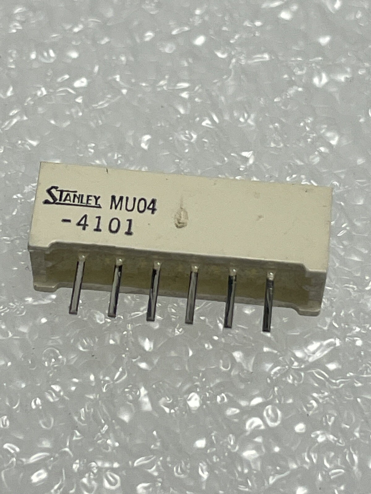 Stanley MU04-4101 Single Color Light Bar ( Yellow Green ), 570nm , ( 4 Qty. )