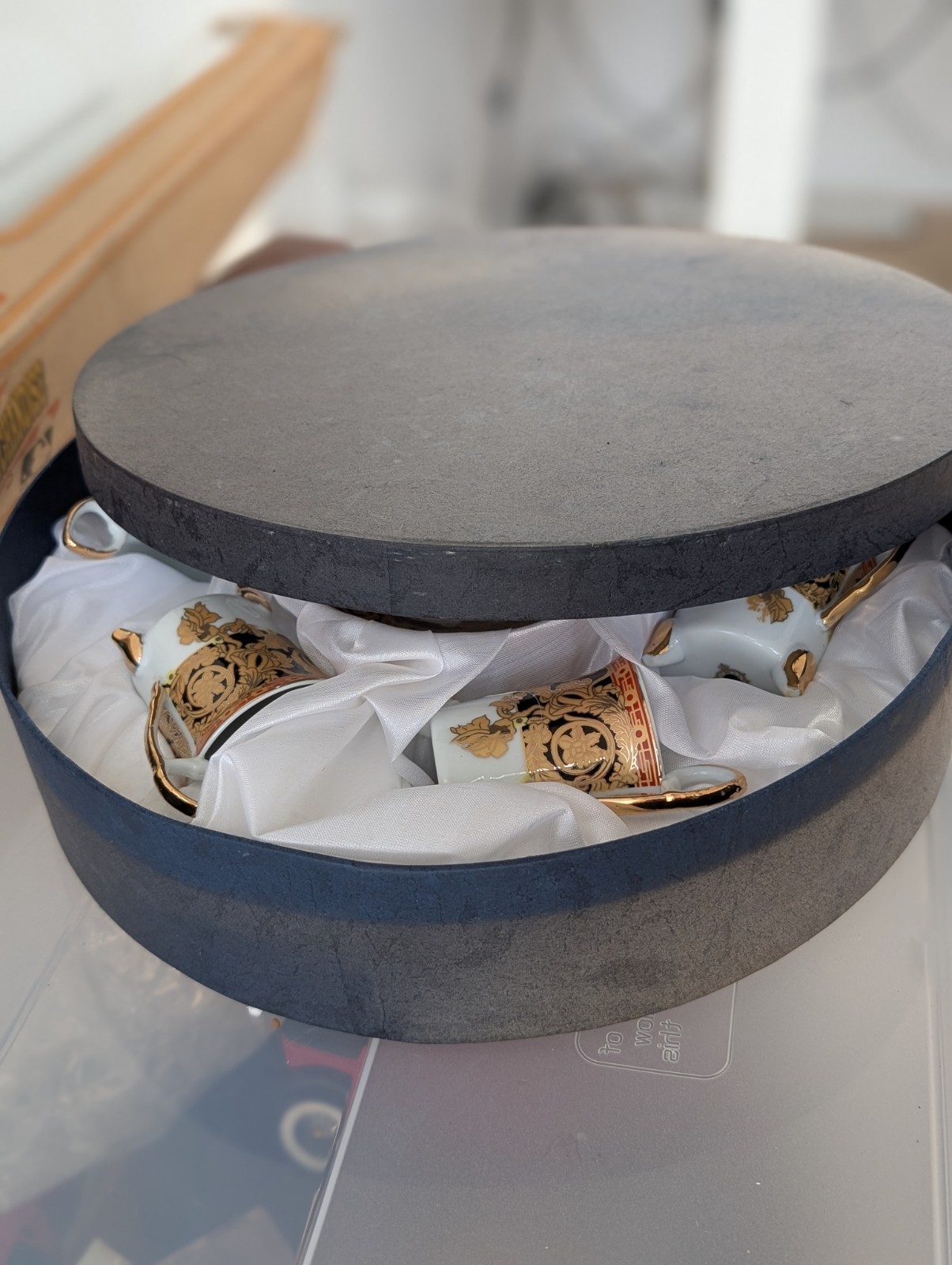 Fine Italian Porcelain Set of 6 Espresso Cups & Saucers