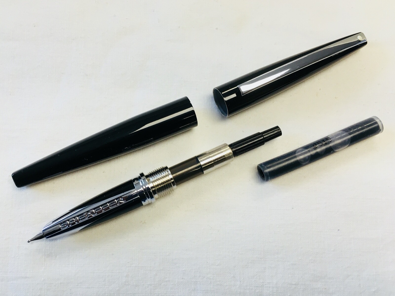 Sheaffer Taranis Gloss Black “B” Nib Fountain Pen