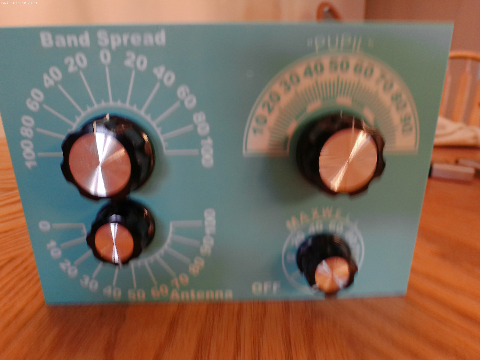 3S4 PENTODE REGENERATIVE RECEIVER 540 KHZ TO 17.0 MHZ W/PLUG-IN COILS