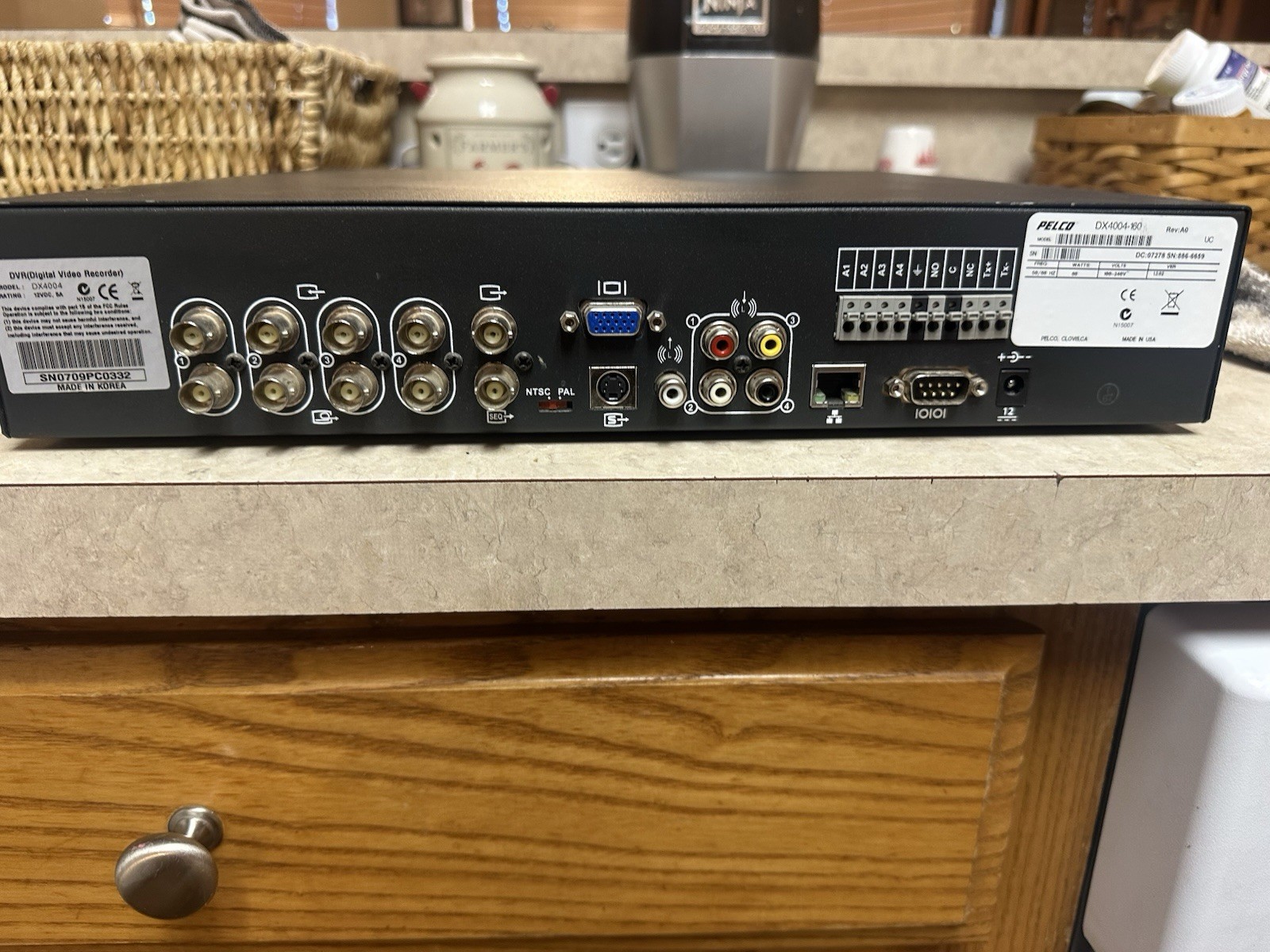 Pelco DX 4000 Series DX4004-160 DVR Digital Video Recorder UNTESTED No Cord