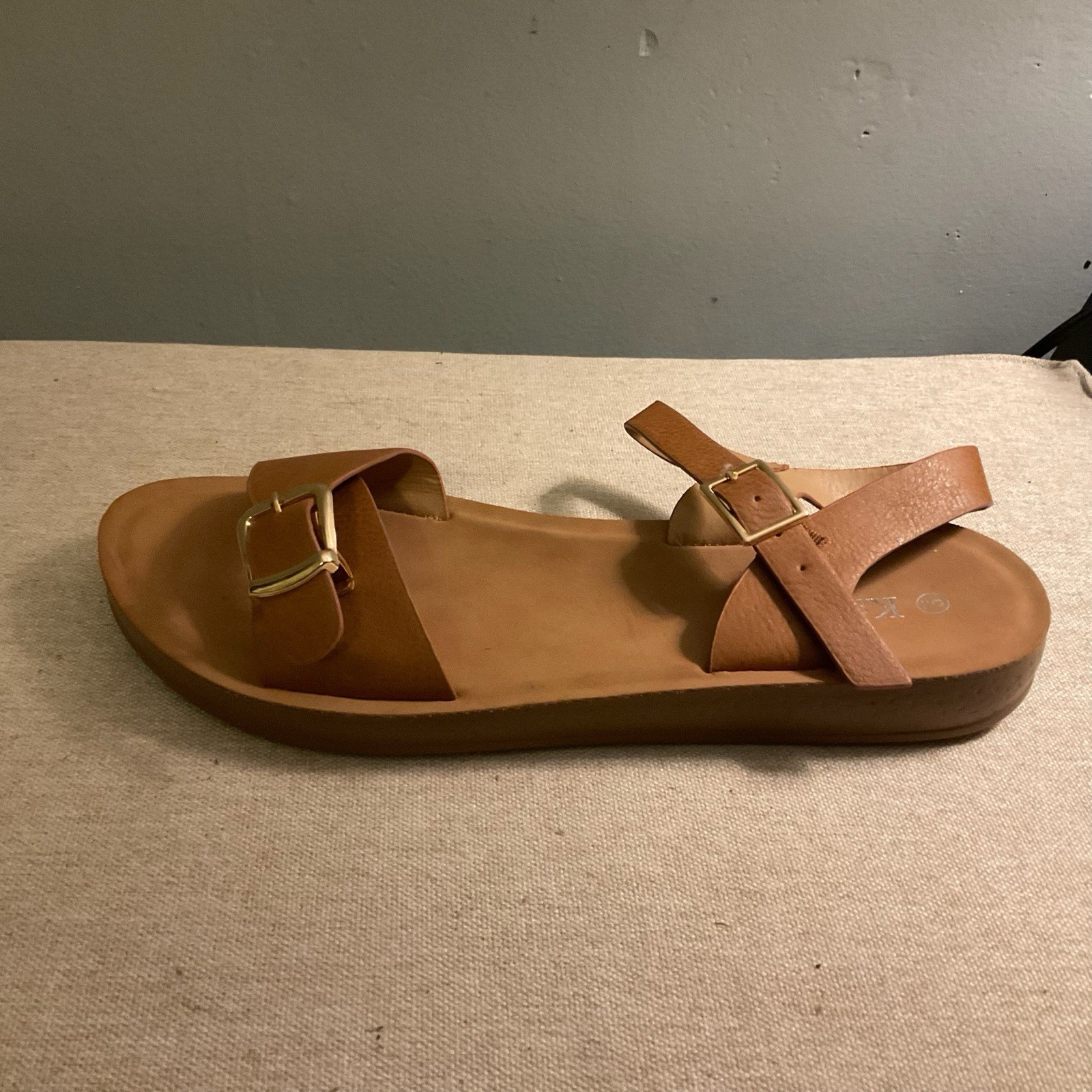 Kate Park Brown Strappy Flat Buckle Sandals Women’s Size 9 NWOB