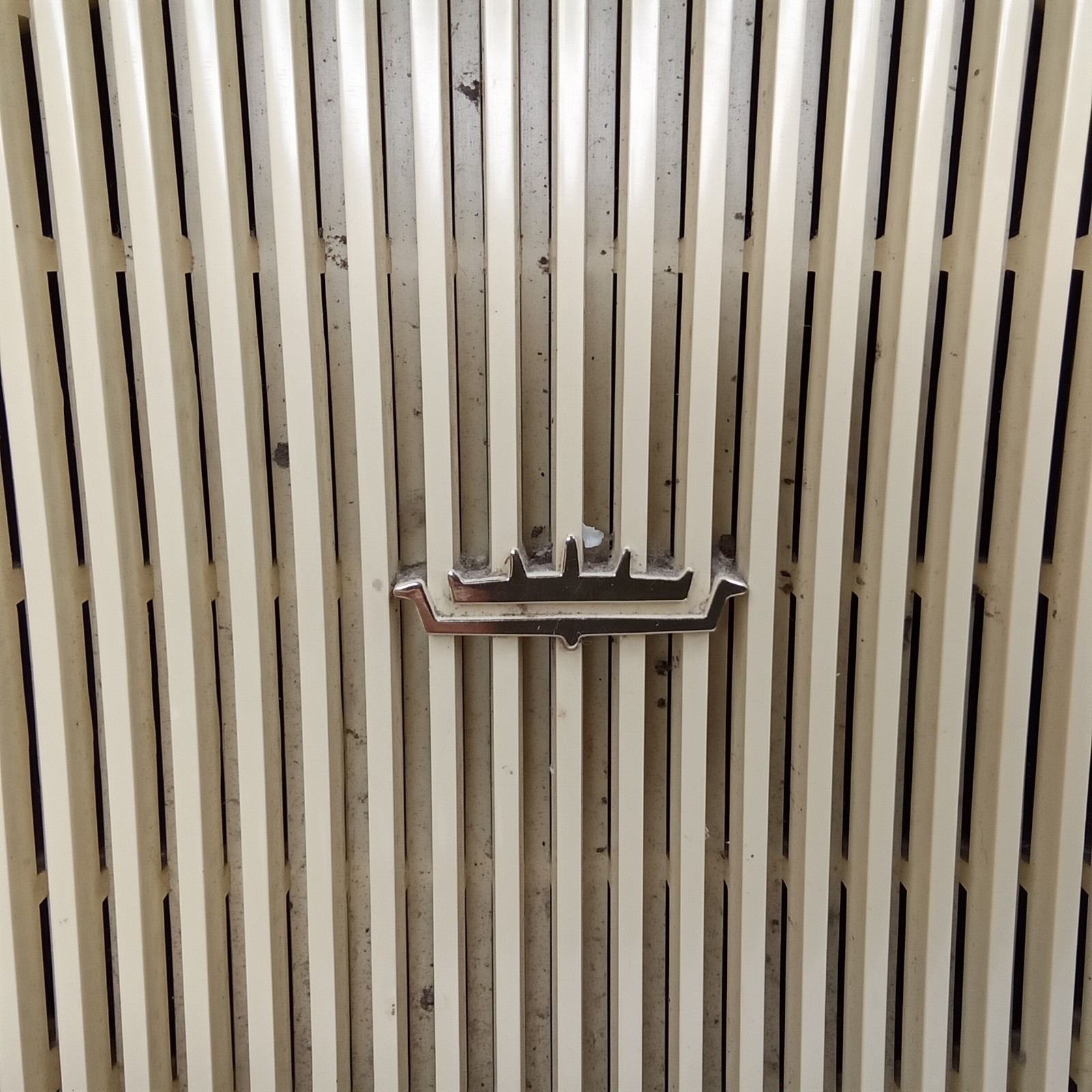 Mid Century Modern AM Radio Admiral Winston Model Y3027A Brown Made In USA 1950s