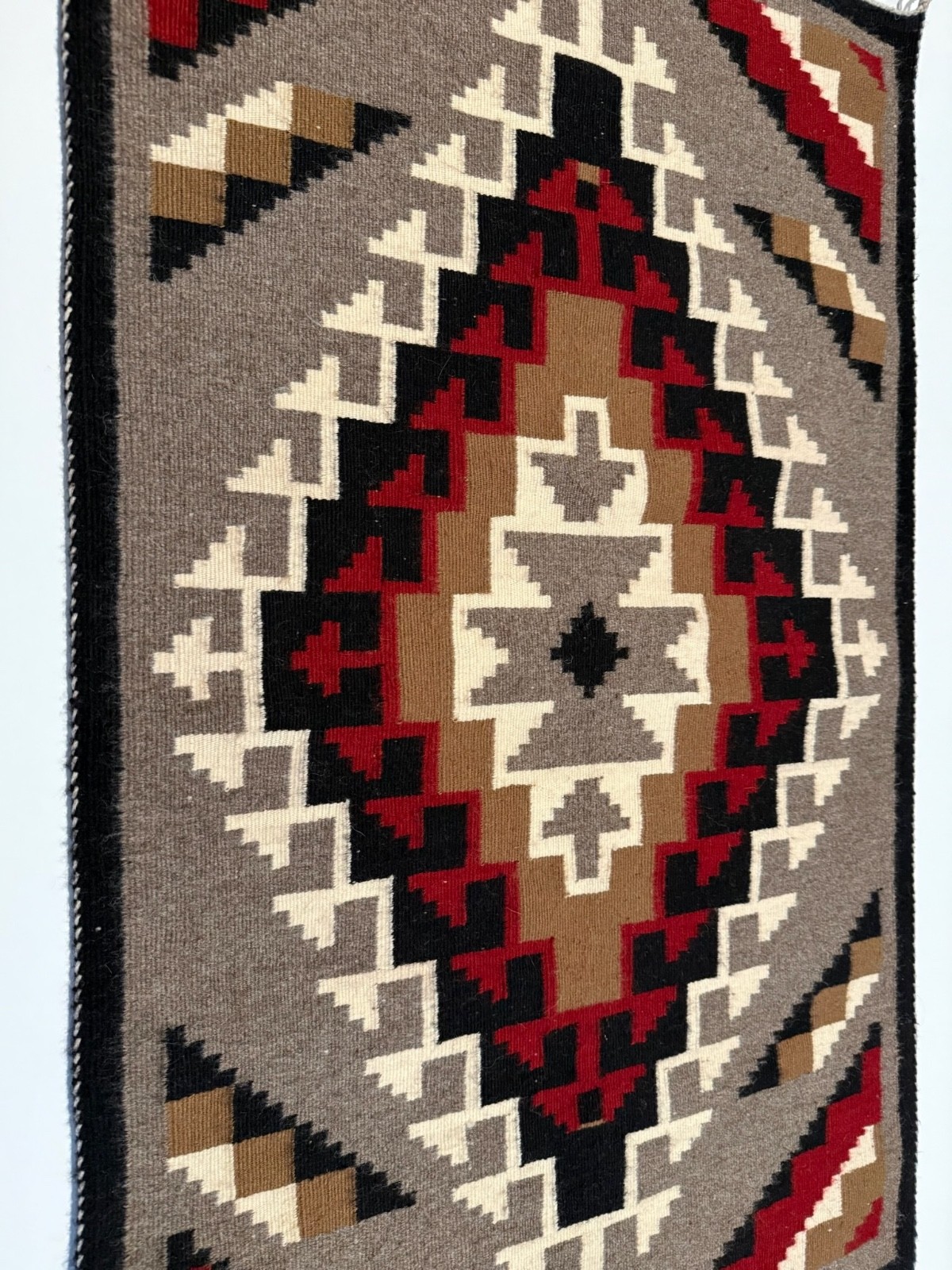 OUTSTANDING NAVAJO GANADO RUG / TAPESTRY,2-TONE(OLIVE-TAN) BACKGROUND, MINT, NR!