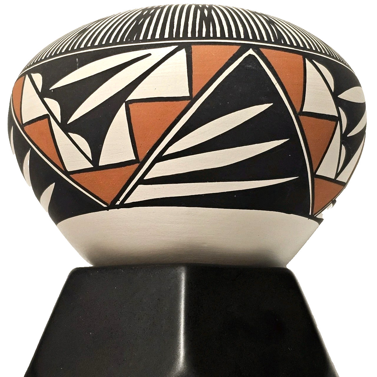 B D (Beverly) Garcia Acoma NM Pottery Line Work Signed 4.5"H & 5.5"W Hand-Coiled