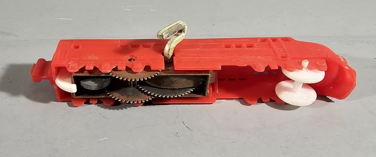 VINTAGE NOSCO MECHANICAL STREAMLINED TRAIN SET 4 UNITS 6521 IN ORIG. BOX