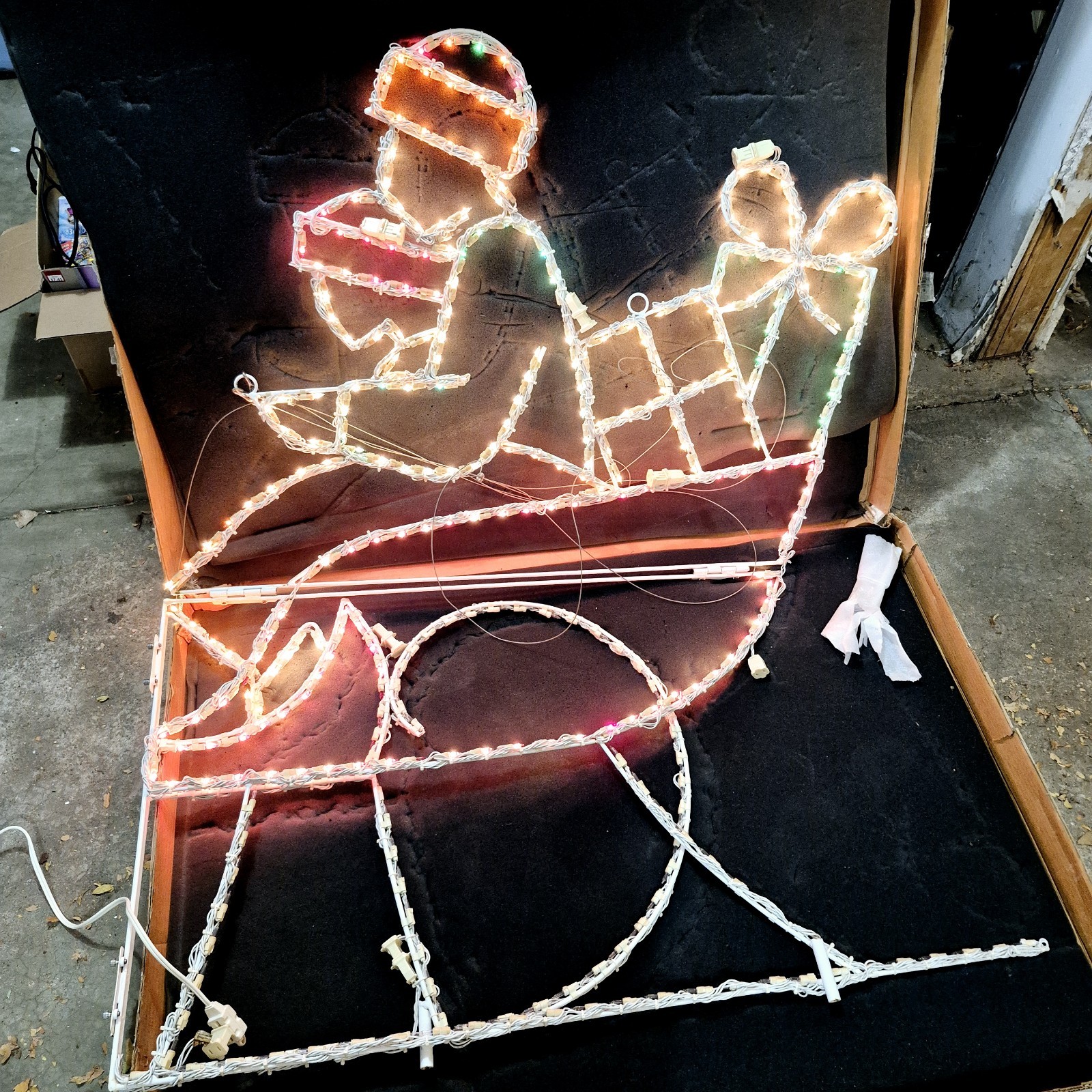 Holiday Lighting Specialists Christmas Sleigh Outdoor Decoration 5 Ft Tall