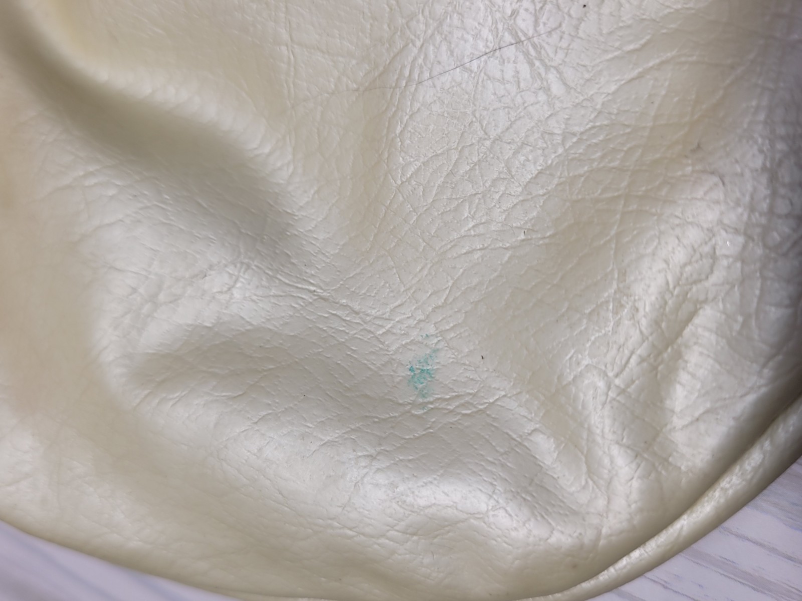 Vintage 1950s 1960s Cream Satin Clutch Purse Gold Chain Kiss Lock