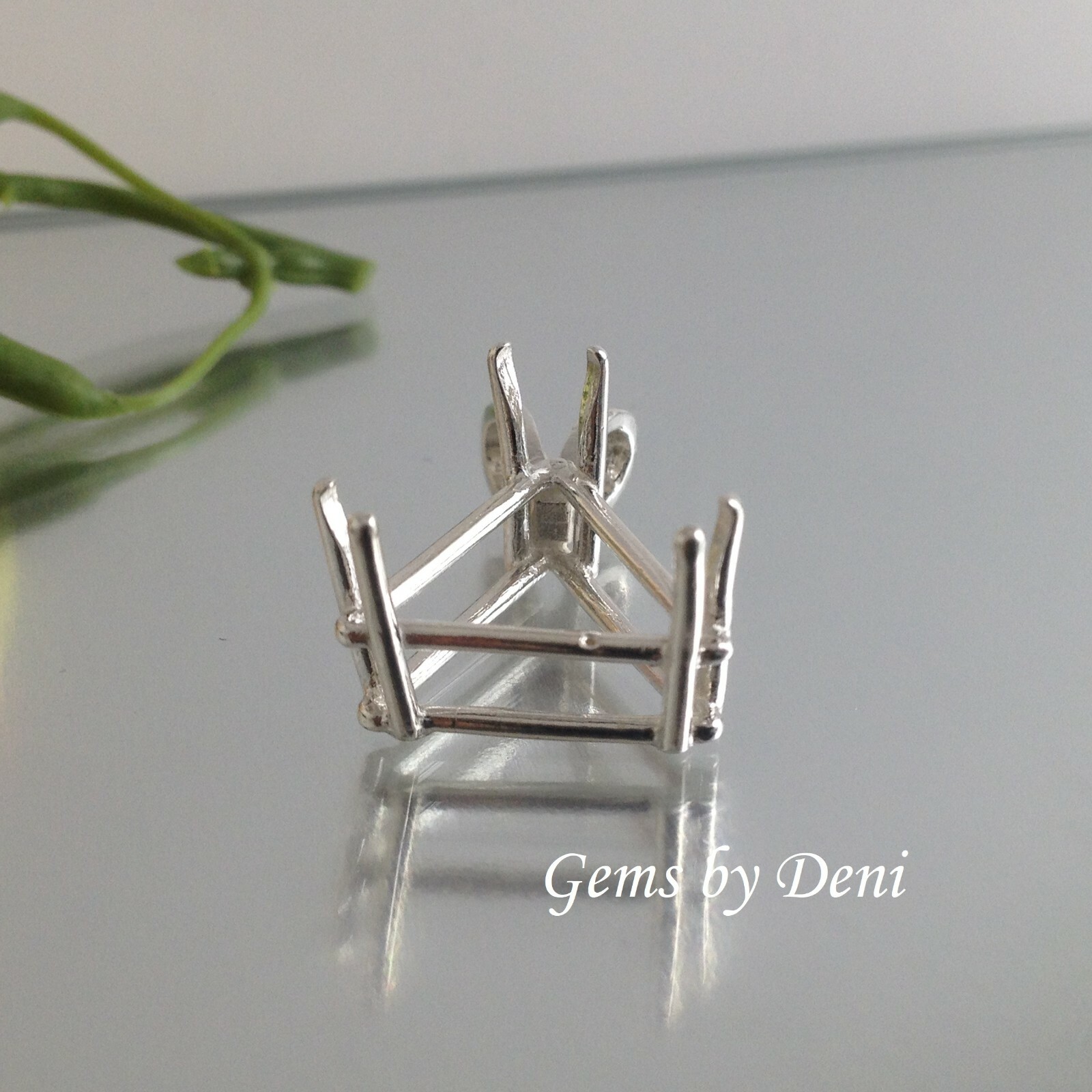 Triangle (Trillion) Sterling Silver Pre-Notched Pendant Setting (4x4mm-16x16mm)