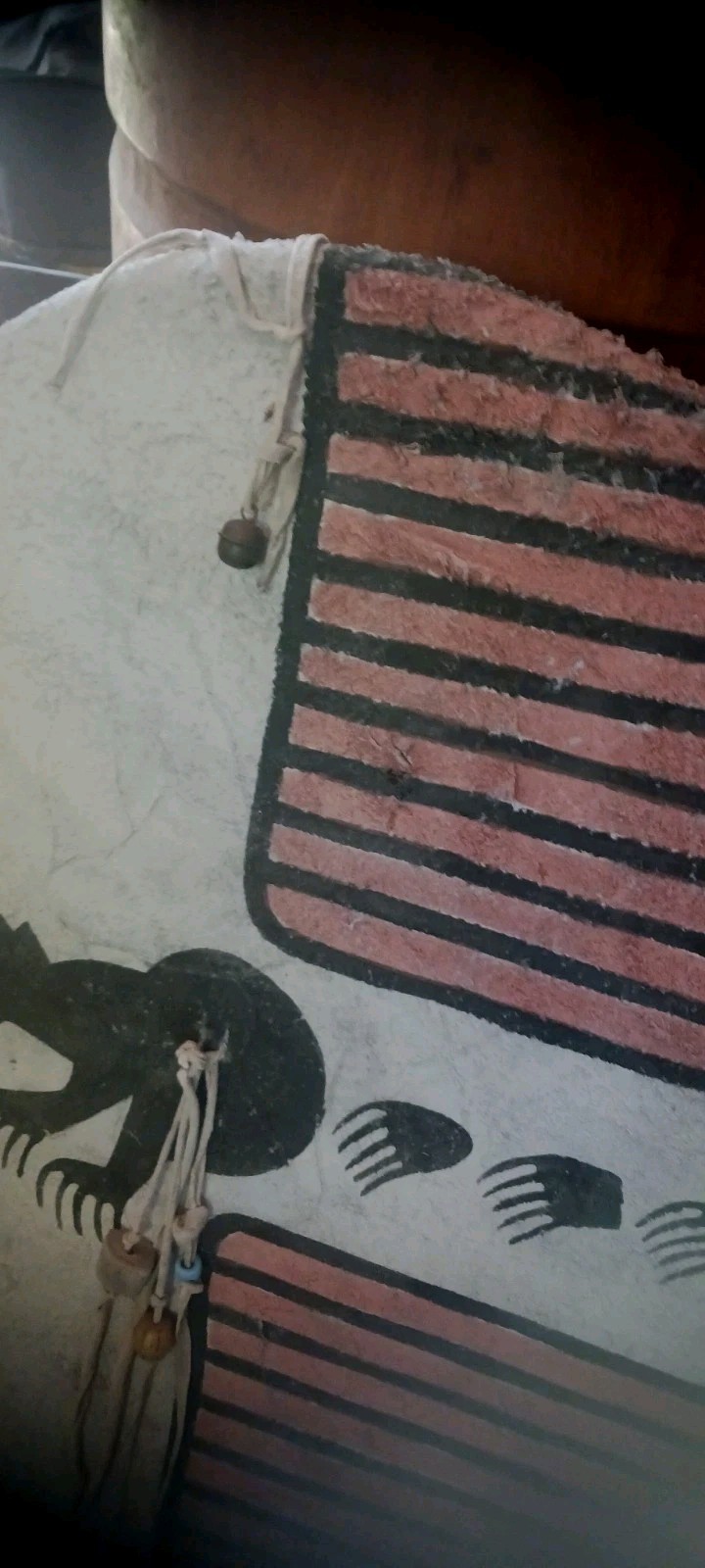 ** AWESOME NATIVE AMERICAN WALL ART PAINTED BISON SHIELD DISPLAYS BEAUTIFUL**