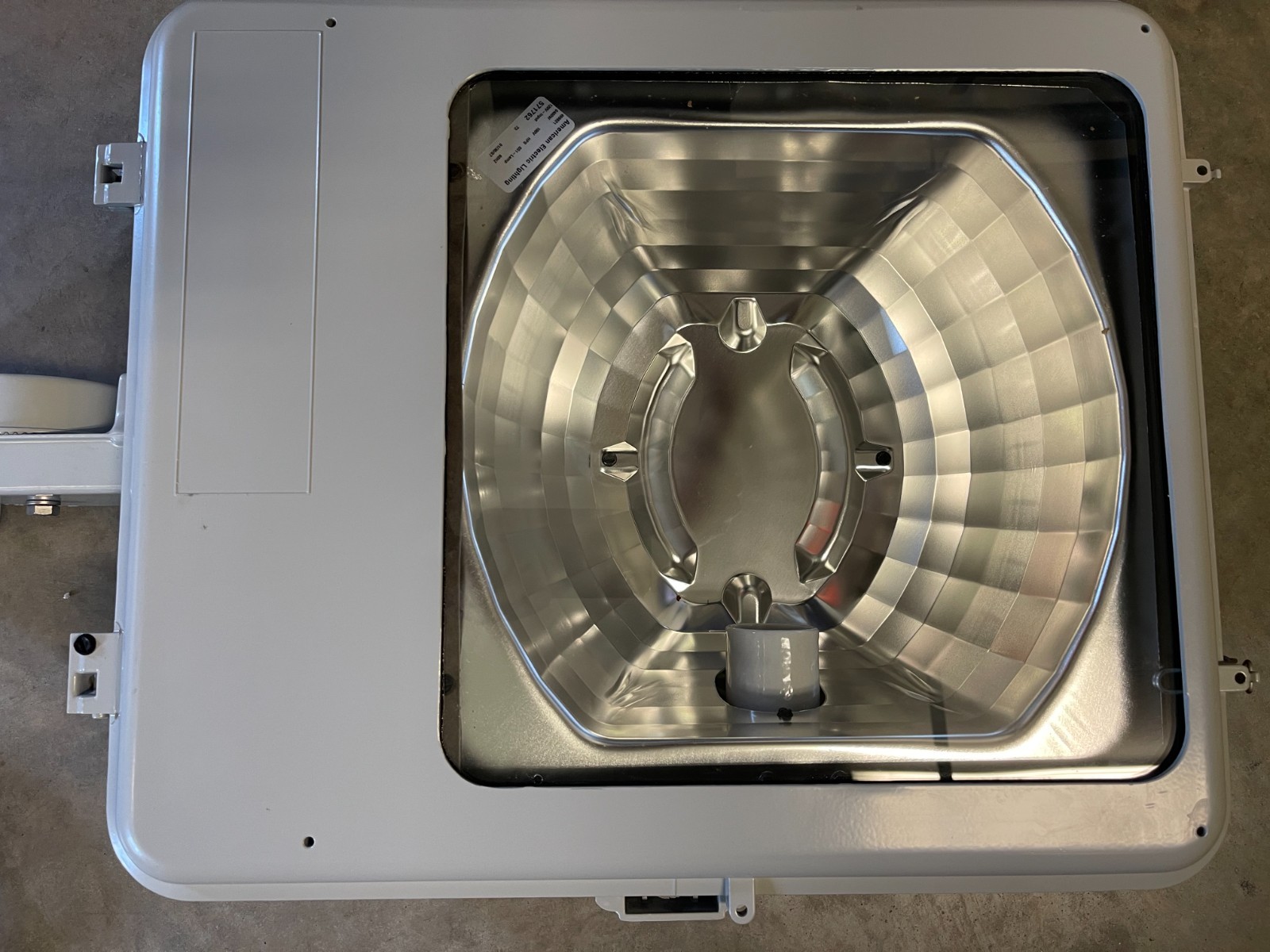 American Electric Light 400W HPS Cobrahead Street Light Fixture Cat#499821 120V