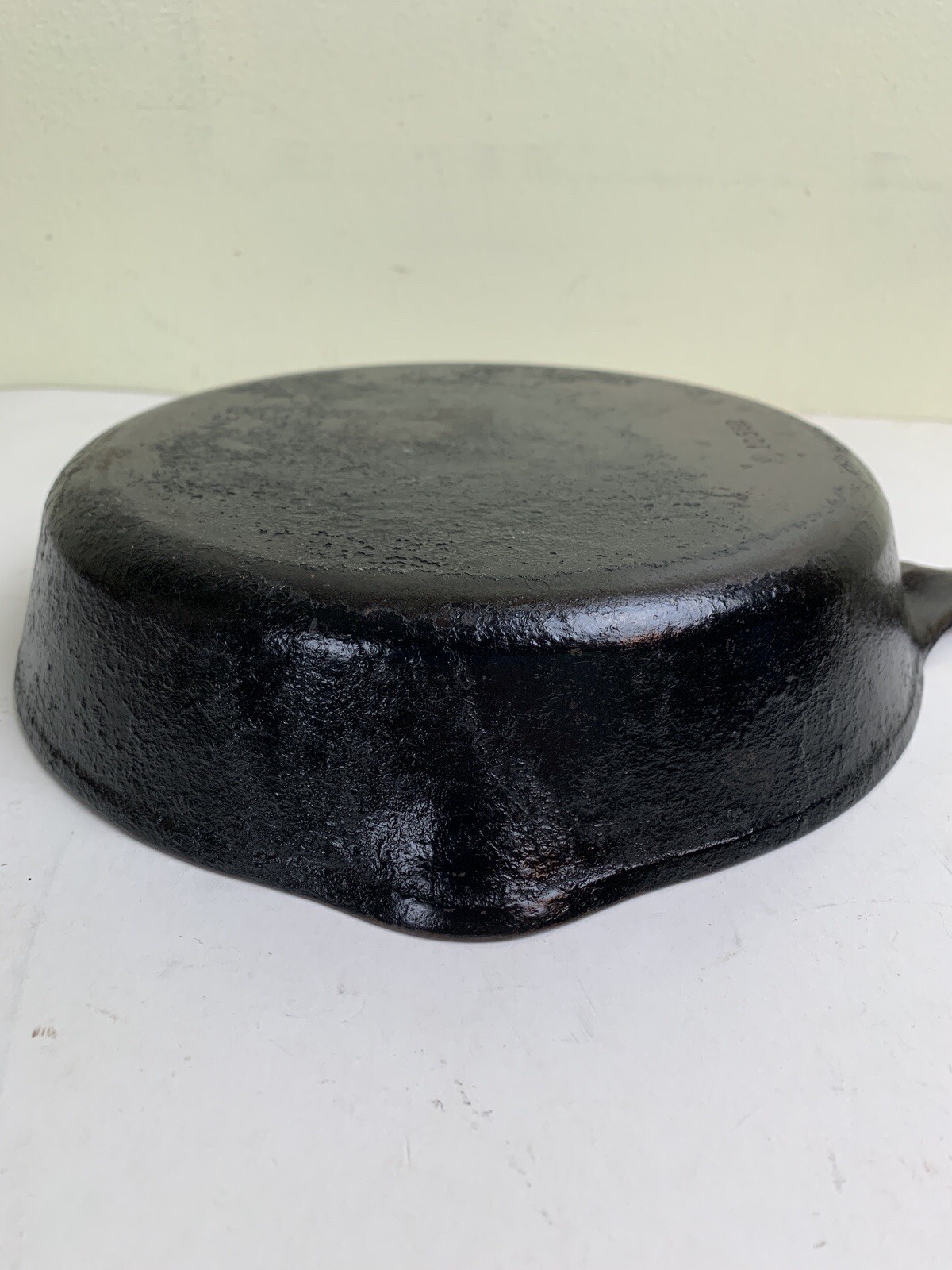 Wagner Ware Sidney-O- #6 Skillet 1056 R Stylized Logo Cast Iron