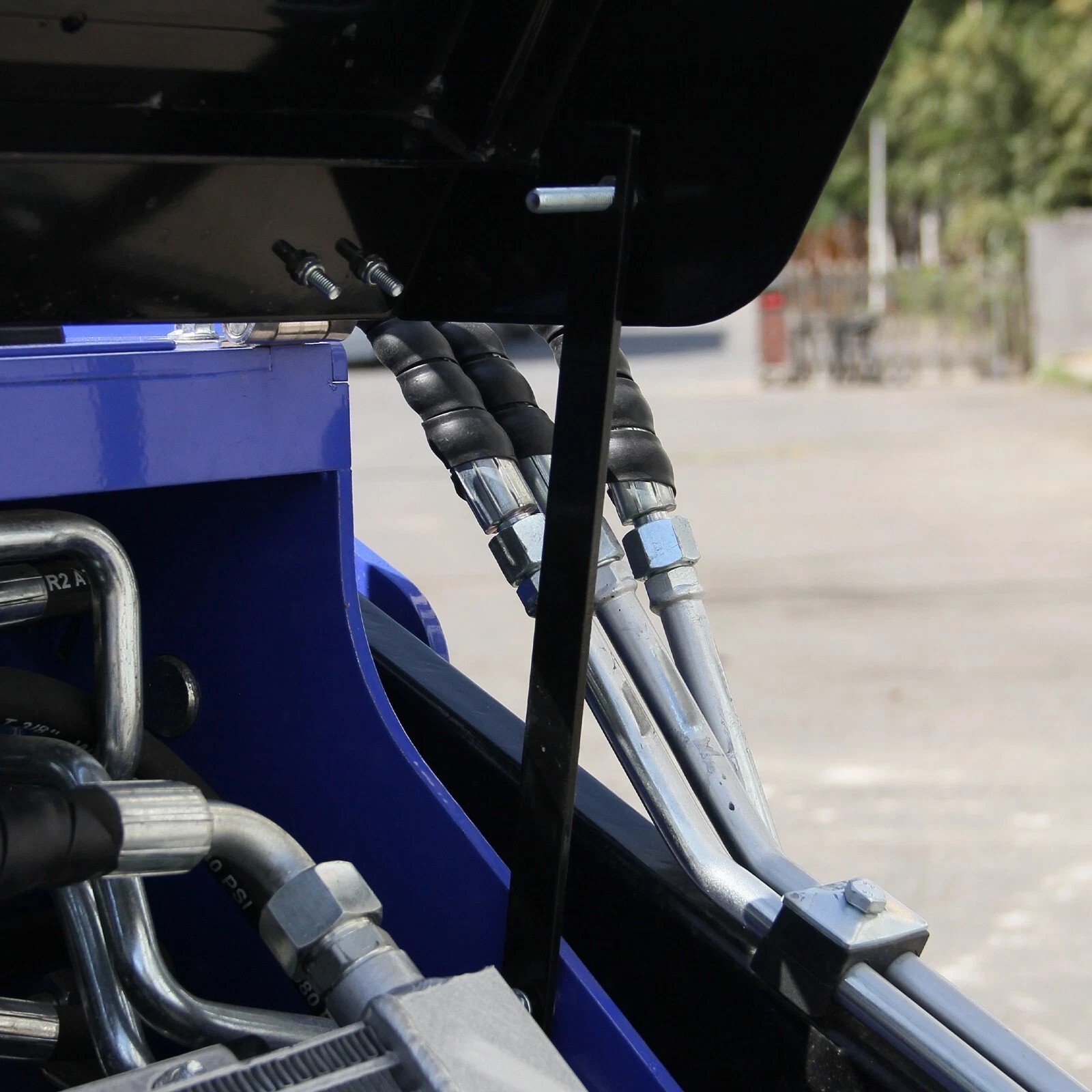 Mini Skid Steer Loader 23HP Tracked Loader 2 cylinder with 2attachment Free Ship