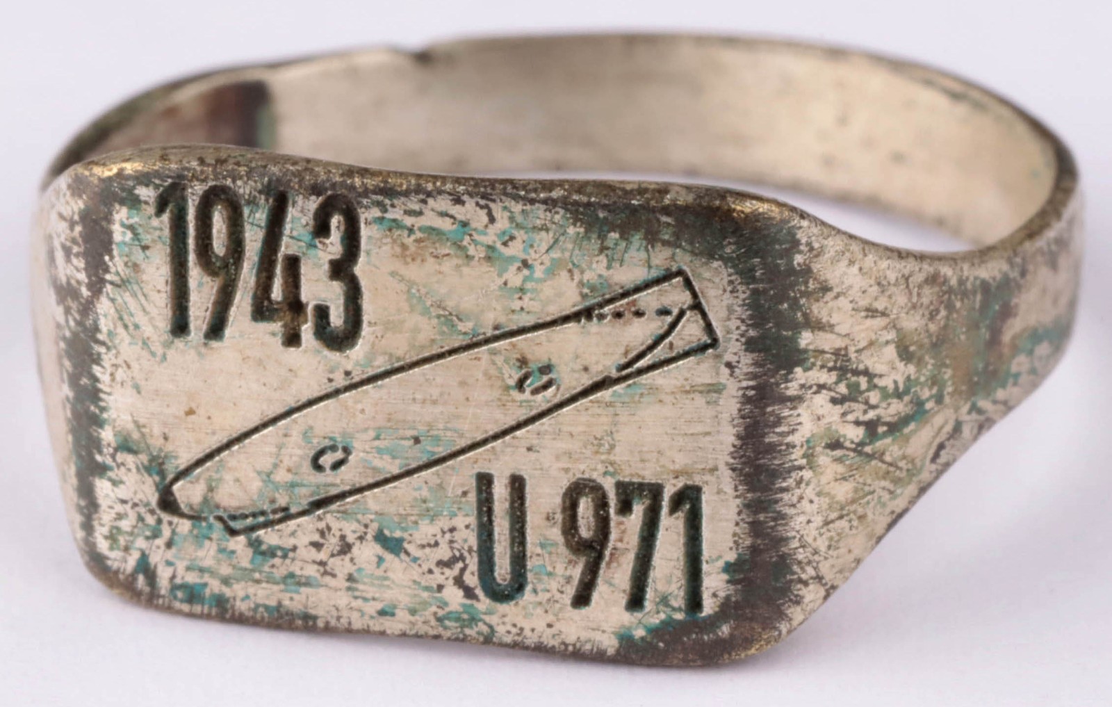 U971 Zeppelin 1943 U-boat WW2 German ring naval submarine U-Boot Kriegsmarine