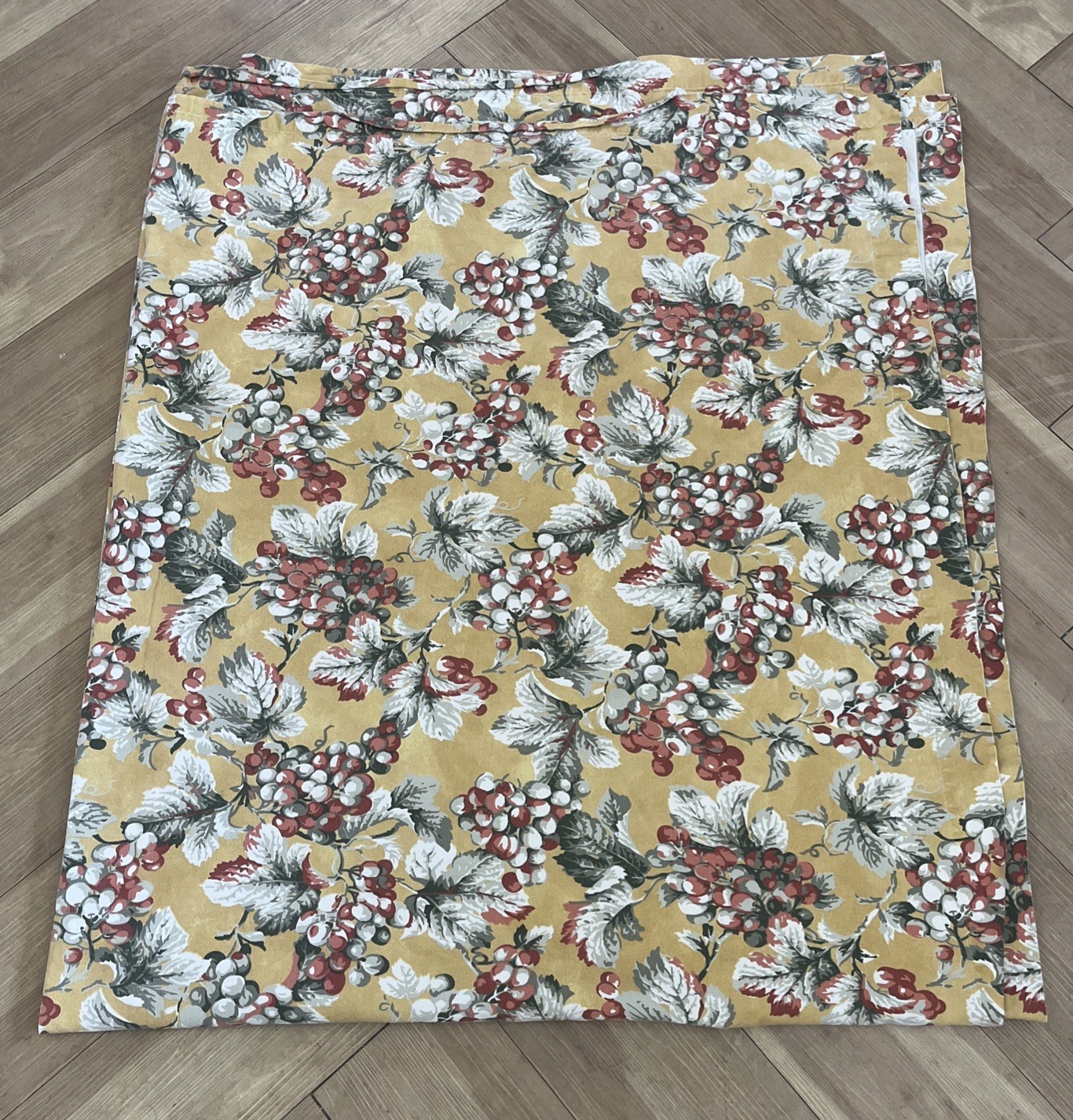 Williams Sonoma Toscane Gold Grapes Tablecloth Italy 68 x 108