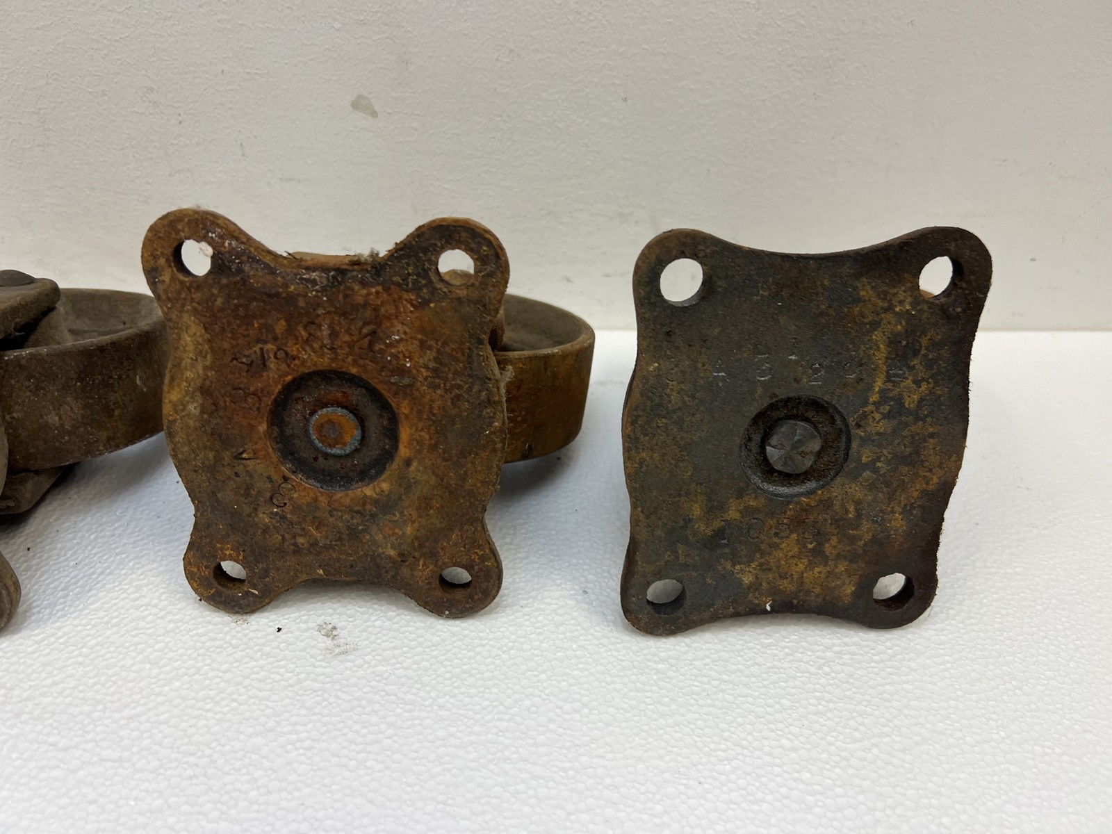 4 Antique Industrial Cast Iron Swivel Casters Wheels Steampunk Furniture Salvage