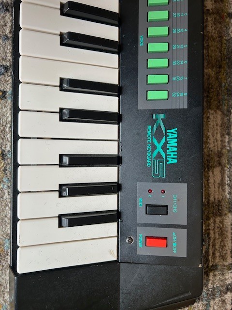Japanese-Built Yamaha KX5 Keytar Remote MIDI Keyboard w/ Case