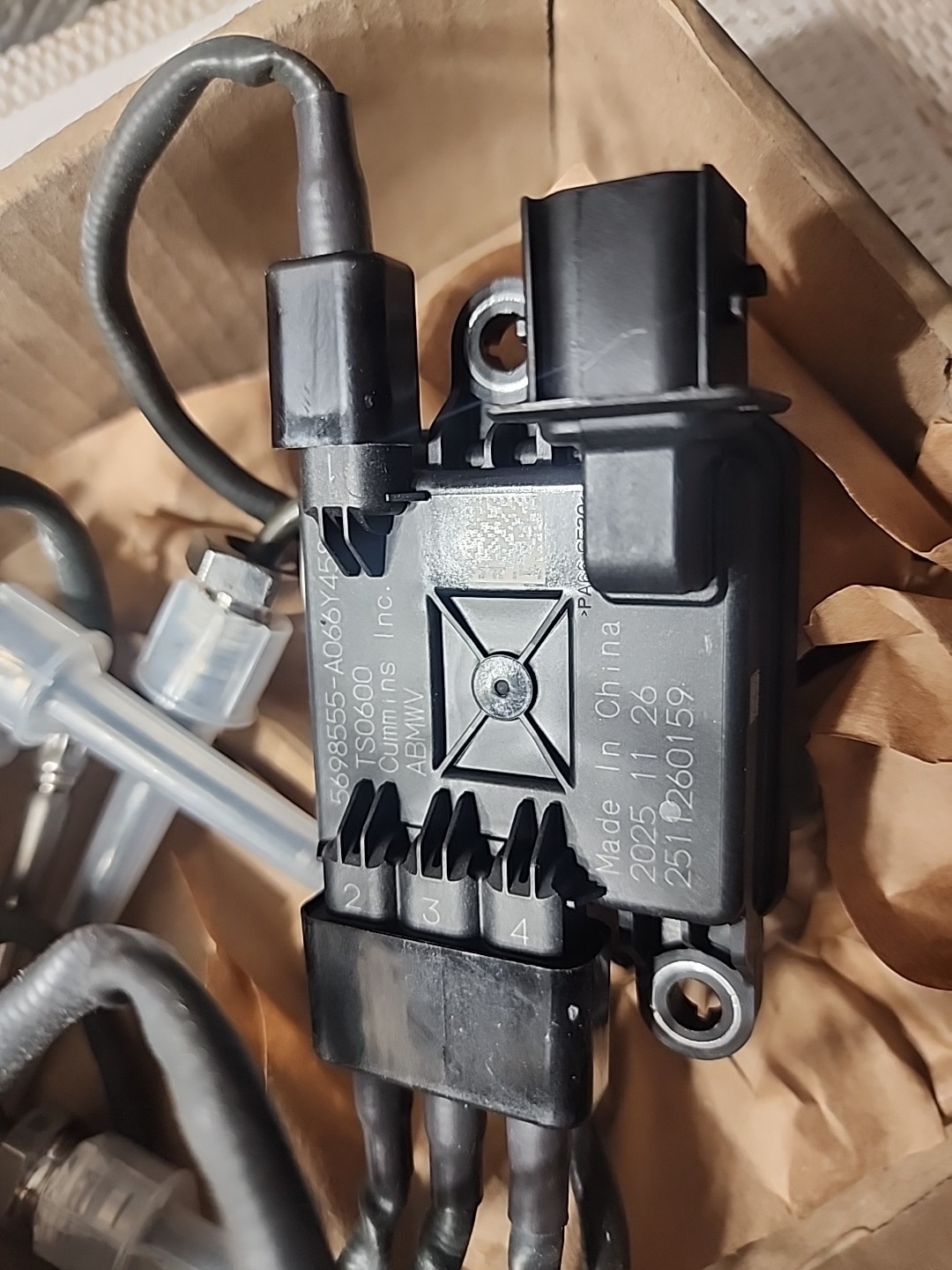 CUMMINS SENSOR,TEMPERATURE 5698555