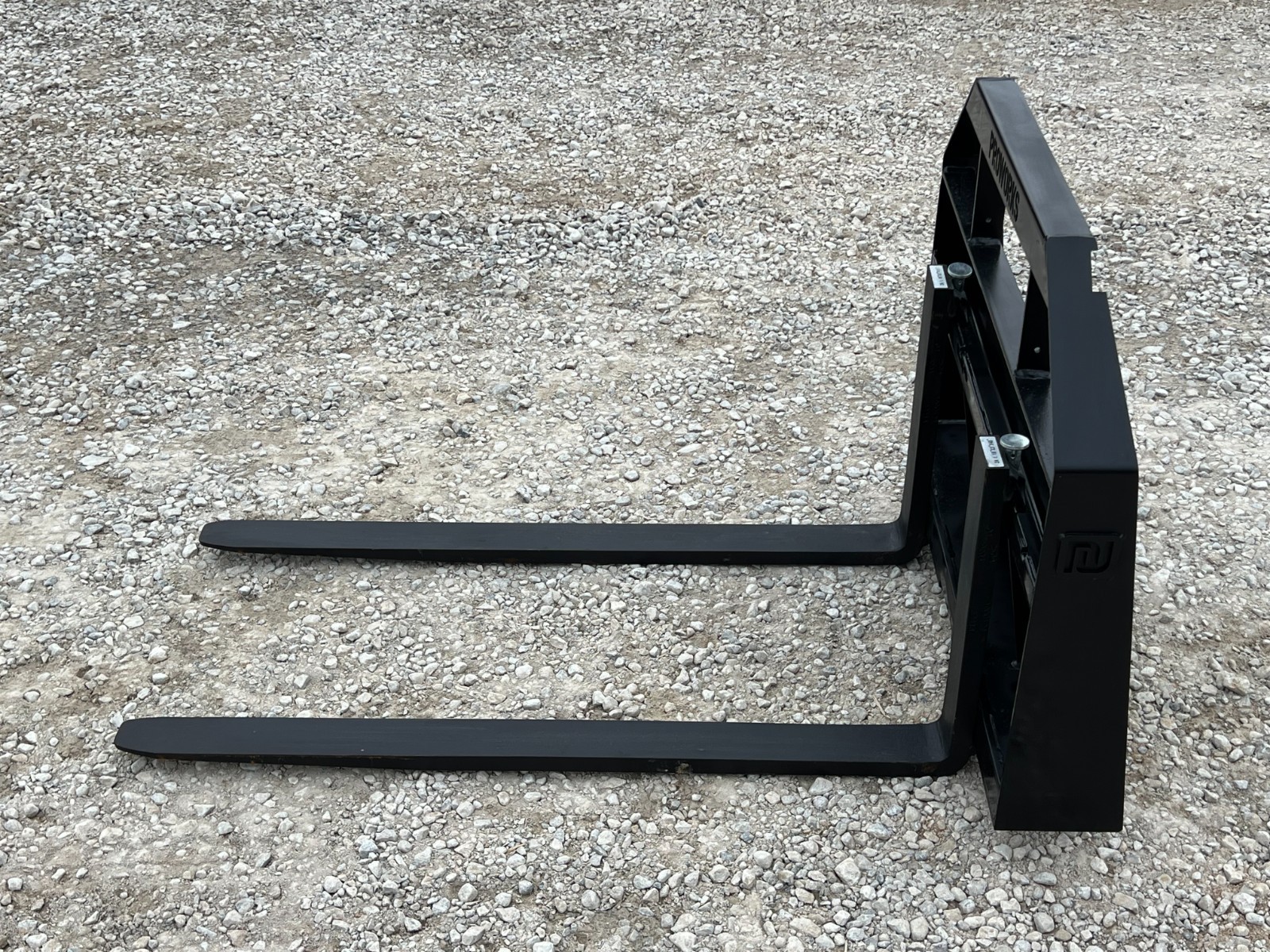 48" 2,200 Pound Pallet Forks Attachment Fits Mini Skid Steer Toro Dingo Kubota