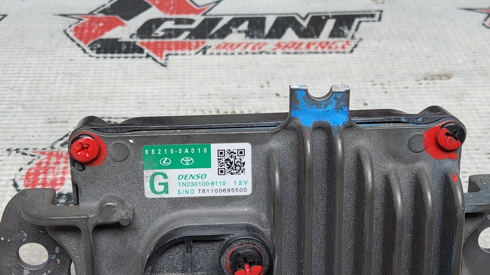 18 19 20 TOYOTA SIENNA CRUISE CONTROL DISTANCE SENSOR RADAR UNIT 882100A010