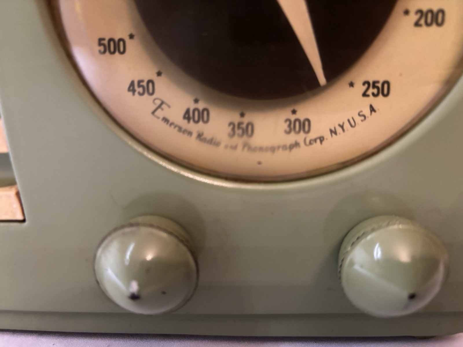 Vtg 1930s Emerson "Bullseye" Tube Radio - Green - Works! Art Deco MCM 8CW-334-2