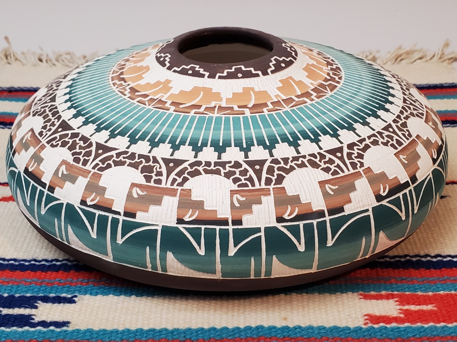 Navajo Native American Etched Hand Painted Earthenware Heavy Pottery