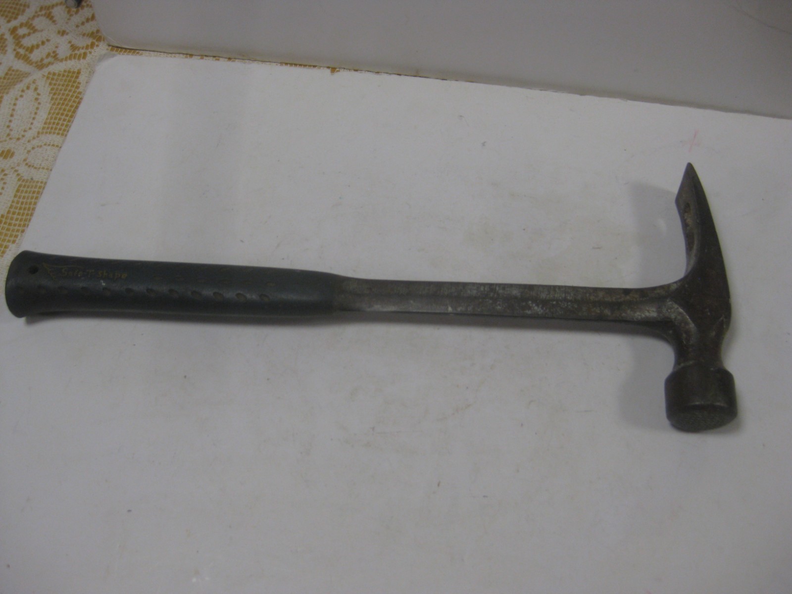 Vintage Estwing  Framing Hammer with Unusual Nail Puller model E328SM USA made
