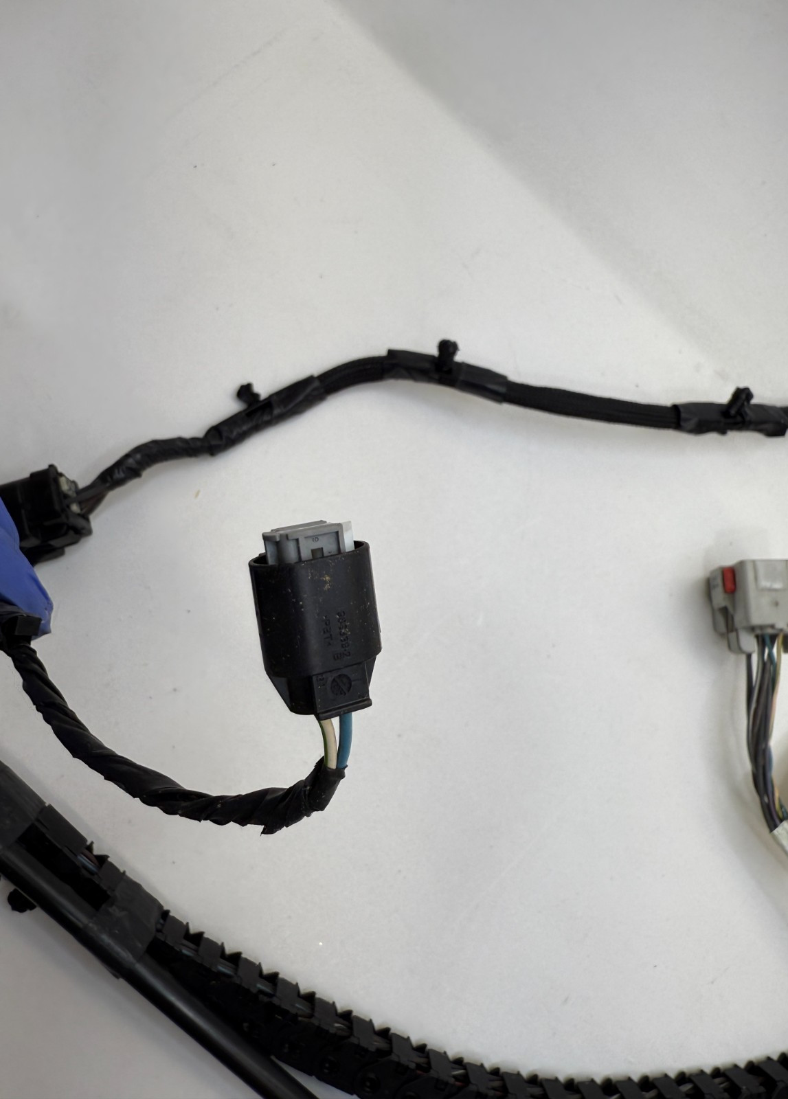 68211876AA OEM MOPAR 13-14 Routan Sliding Door Right Wire Track TESTED