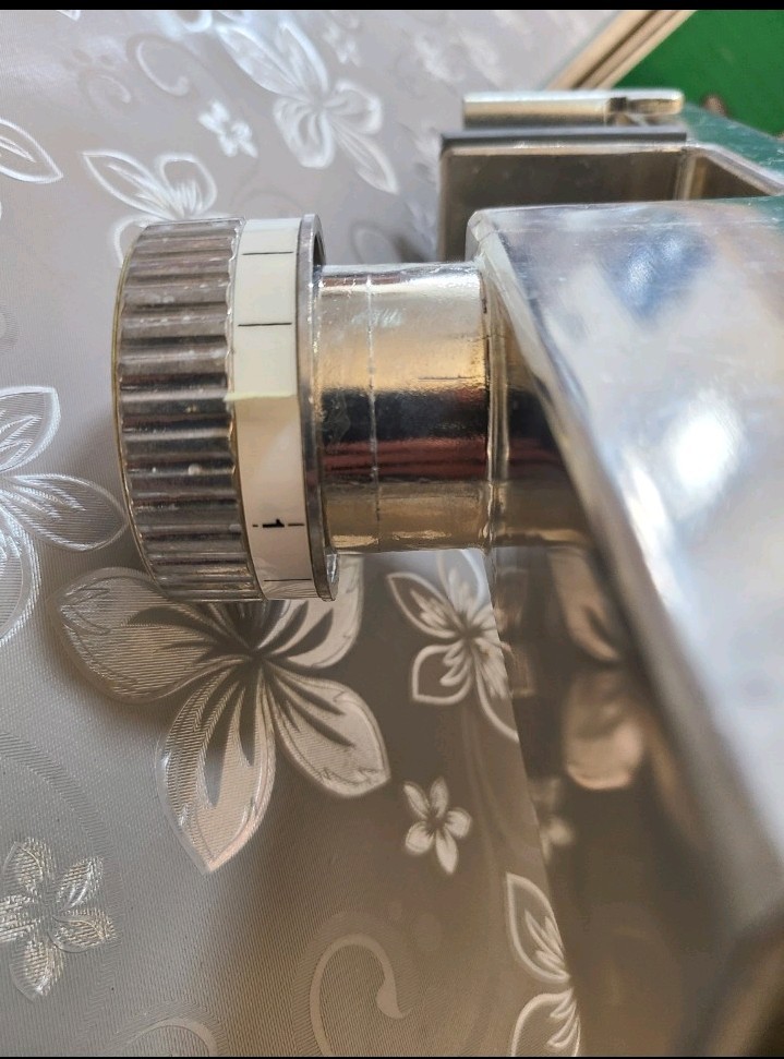 Vintage JUPITER Muhle Hand Crank Grain Mill Model 562, Complete in Box