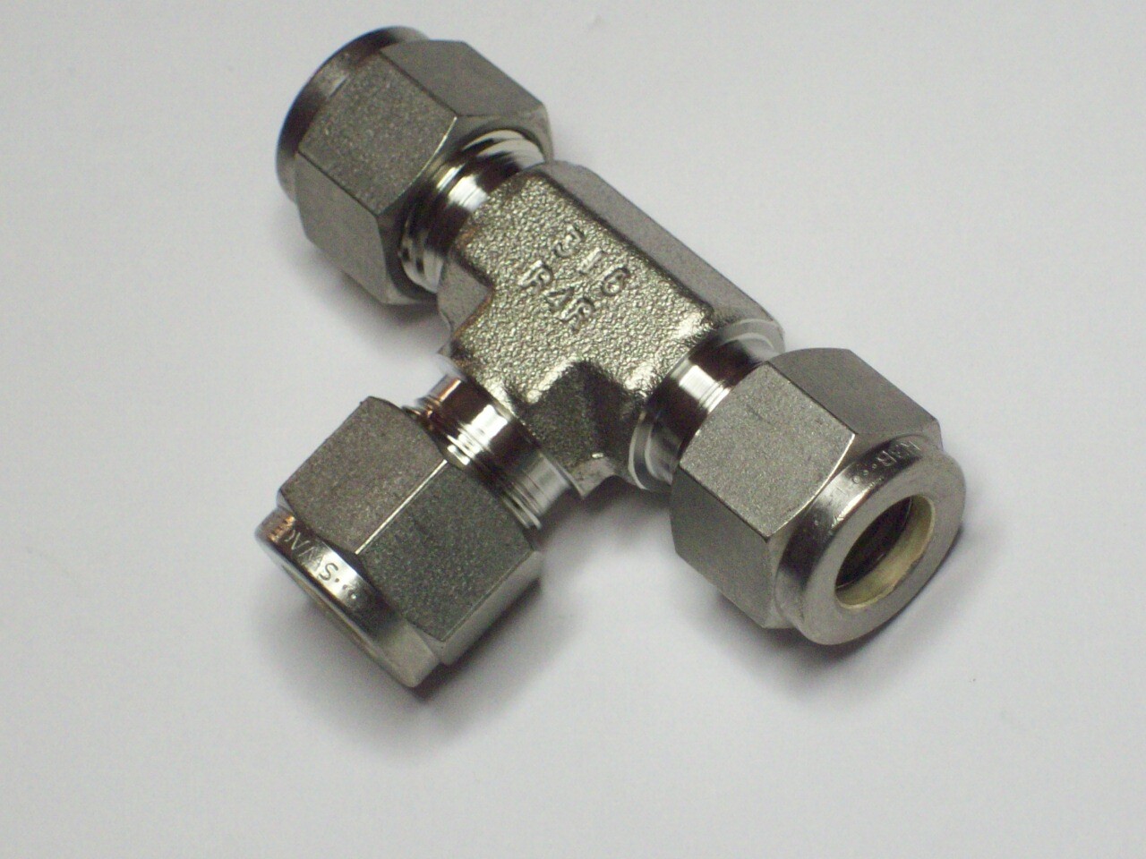 1 - Swagelok Stainless Steel Tee Union Fitting, 3/8" OD, SS-600-3