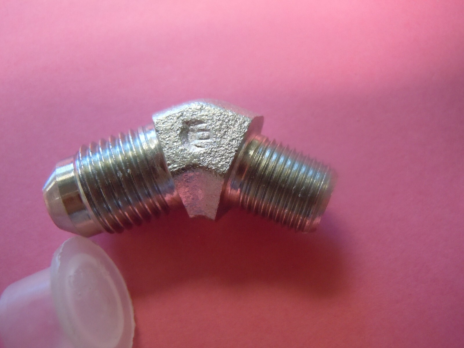 2503-05-02 HYDRAULIC FITTING 5/16 MALE JIC X 1/8" MALE PIPE 45 DEGREE.