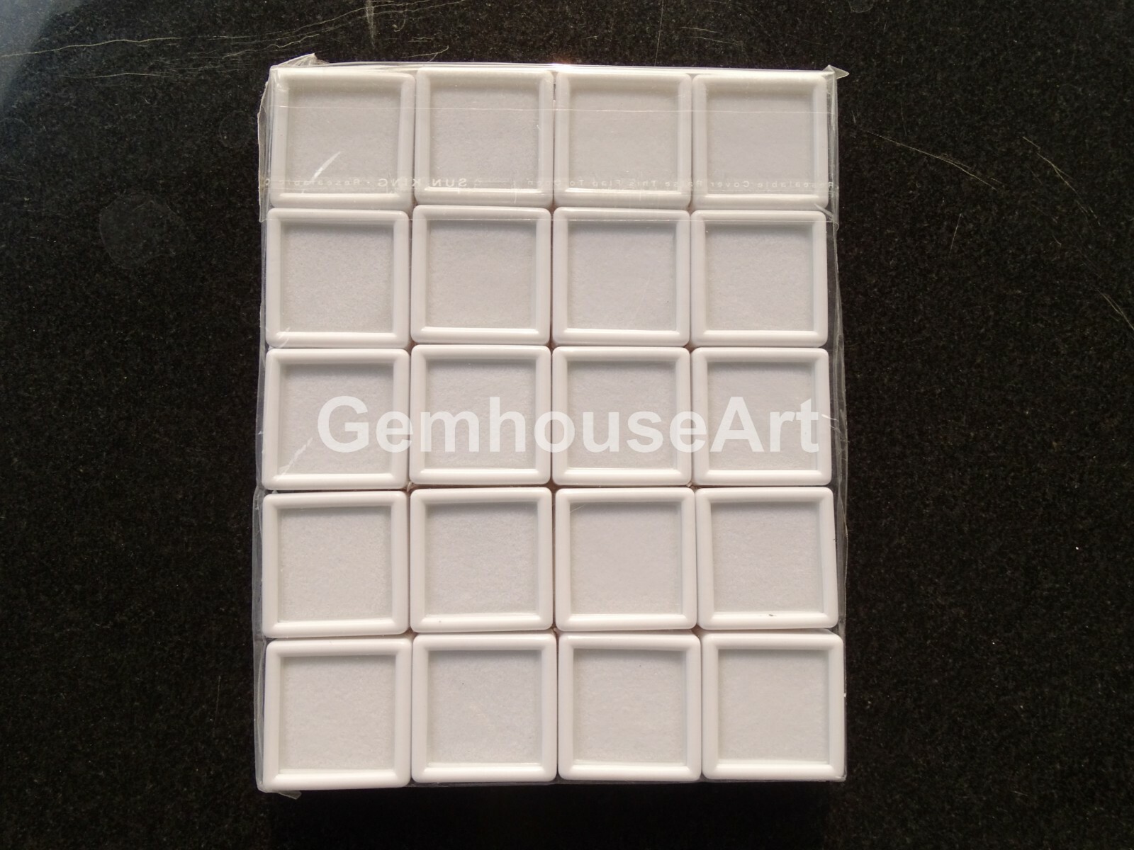 240 Pcs 3 x 3 Cm White Gem Display plastic box Storage for Gems