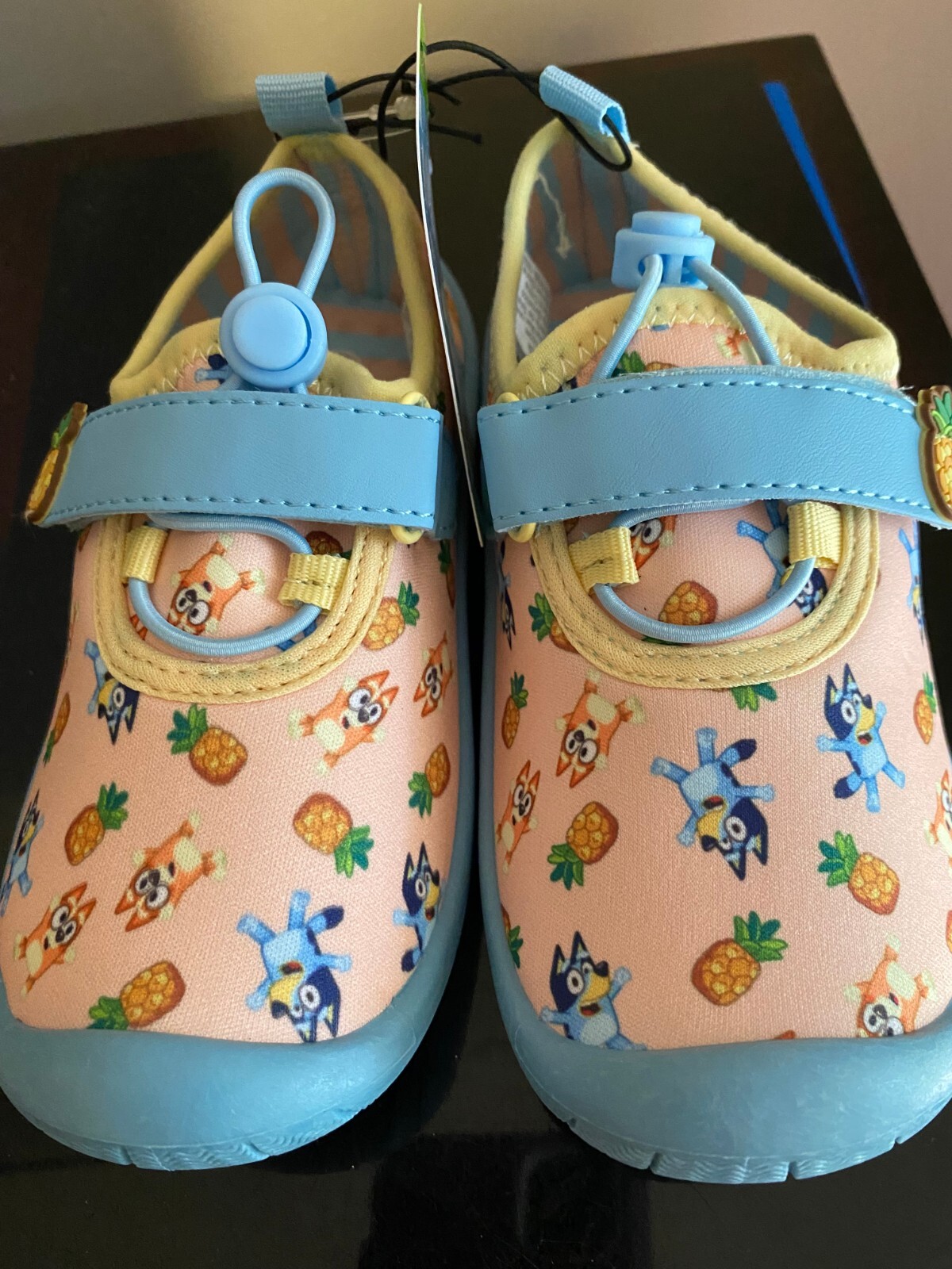 BRAND NEW TODDLER GIRLS SIZE 9/10 BLUEY WATER SHOES
