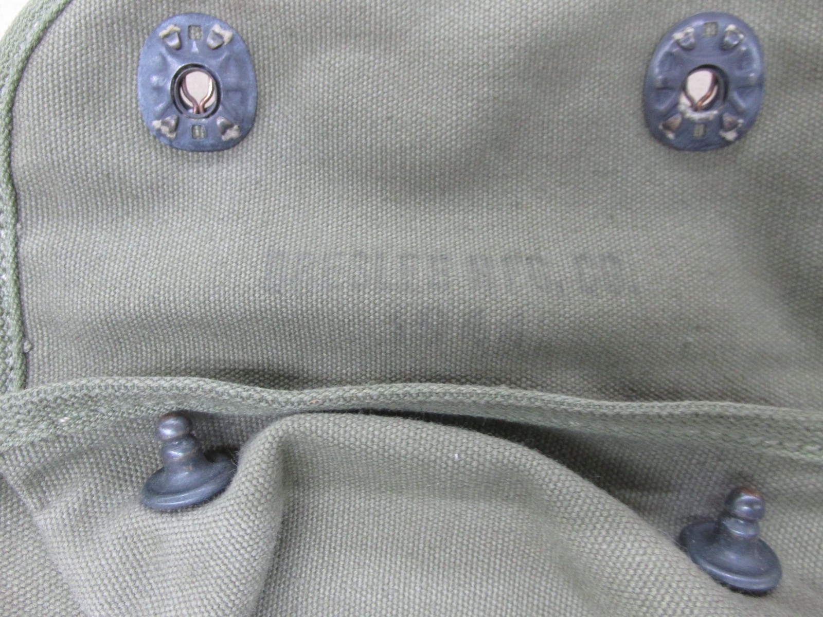 Genuine WW2 U.S. Army/USMC 1944 Dated 3 Pocket OD Green Grenade Pouch