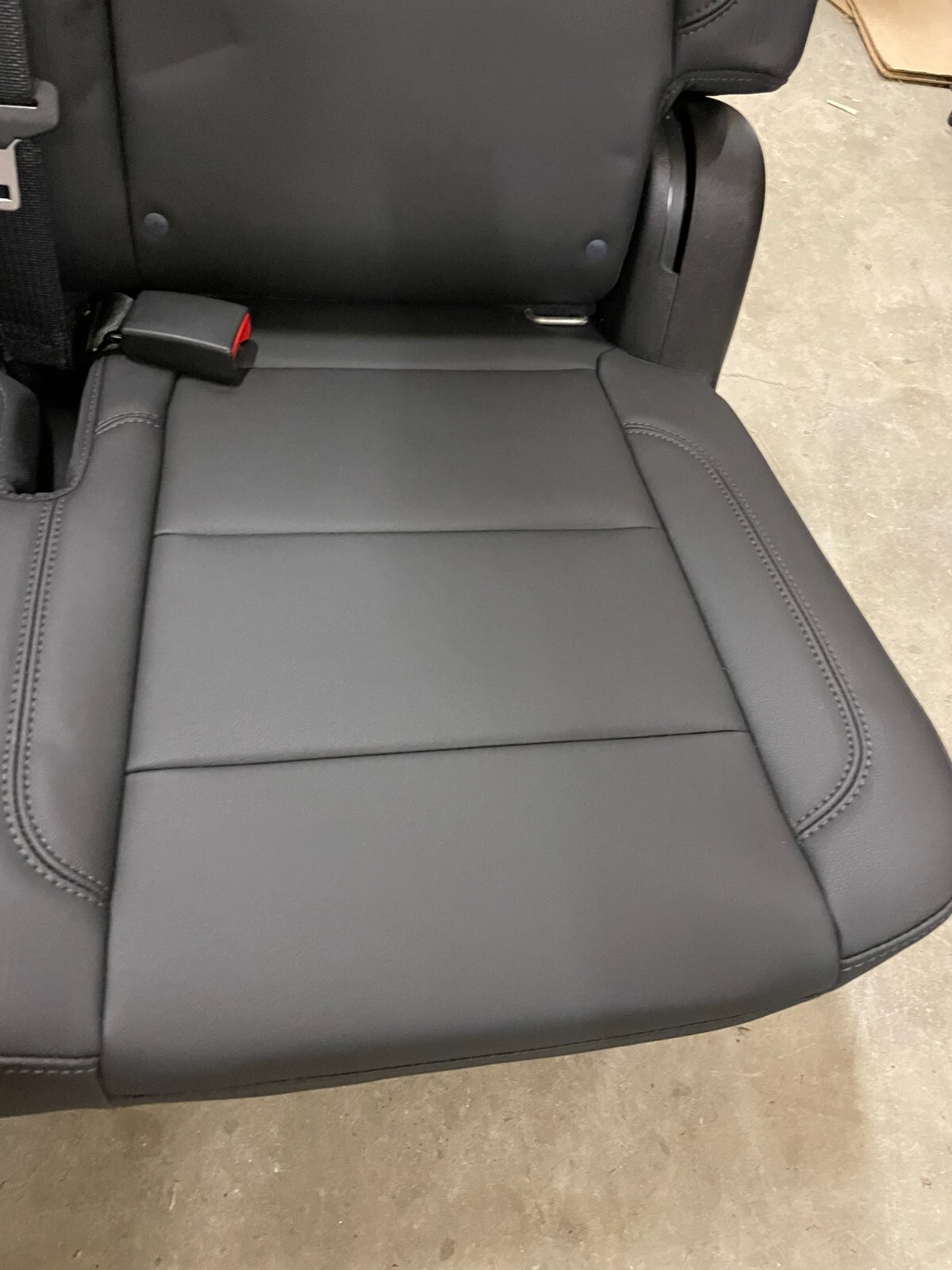 21-25 TAHOE YUKON ESCALADE SUBURBAN LEATHER 2ND ROW SEAT EBONY (JET BLACK) OEM