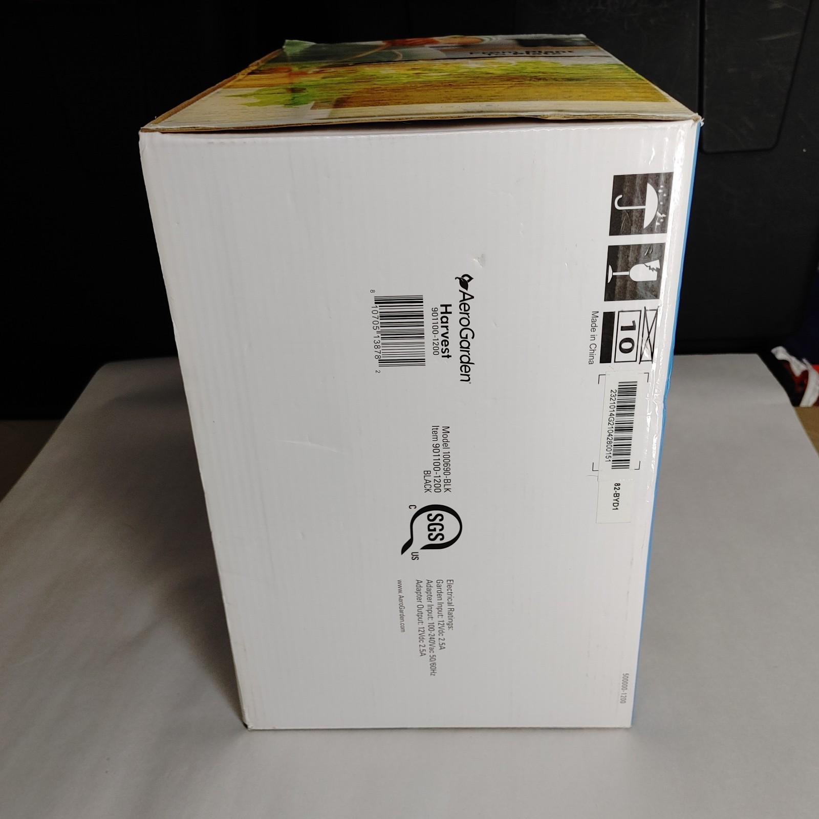 Aerogarden In-Home Garden System Harvest 6 Pods (Opened Box)