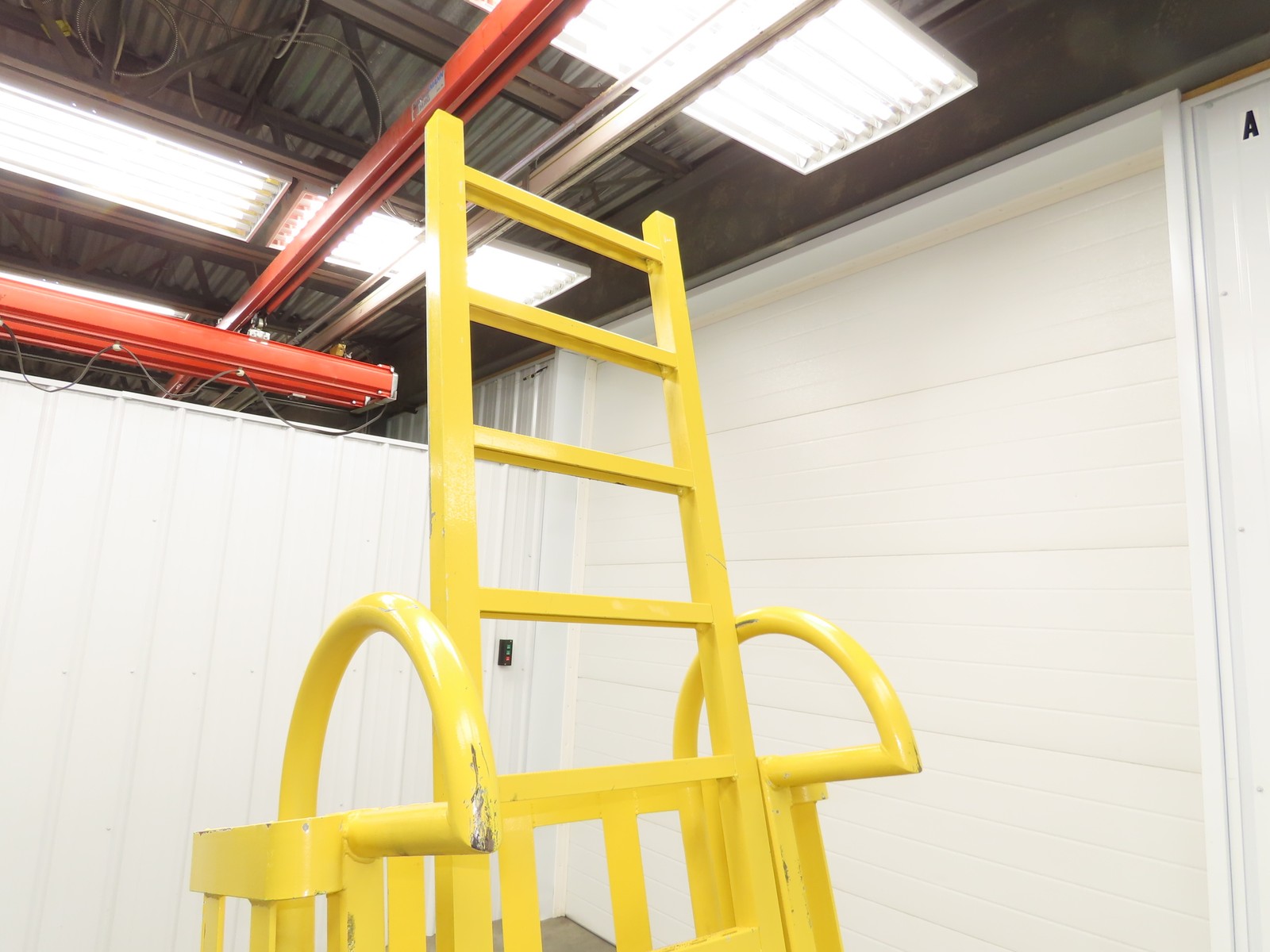 Industrial Mezzanine OSHA Ladder 7' Floor Height Cage Safety Steel Railing