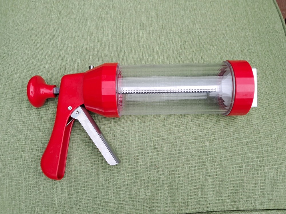 Nesco Beef Jerky Gun Press With One Attachment